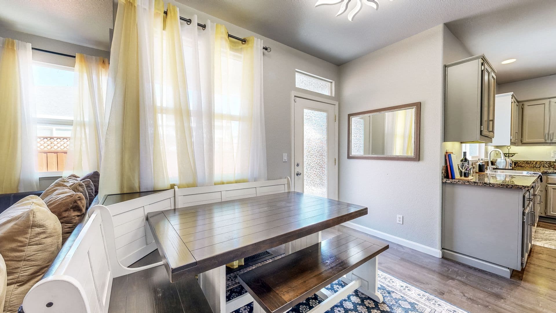 Windsor House: 8112 Luisa Way