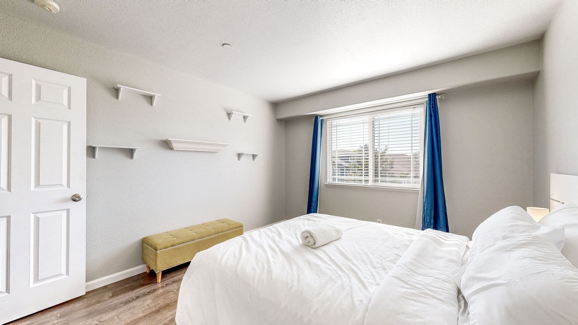 Windsor House: 8112 Luisa Way