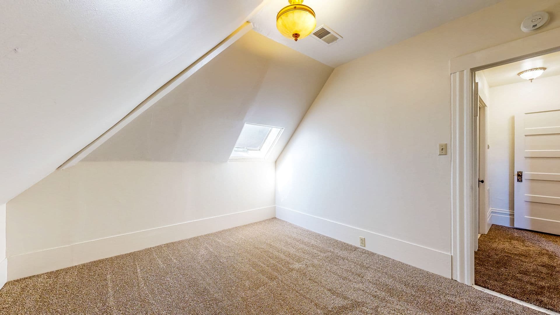 Petaluma Apartment: 407 Kentucky St.