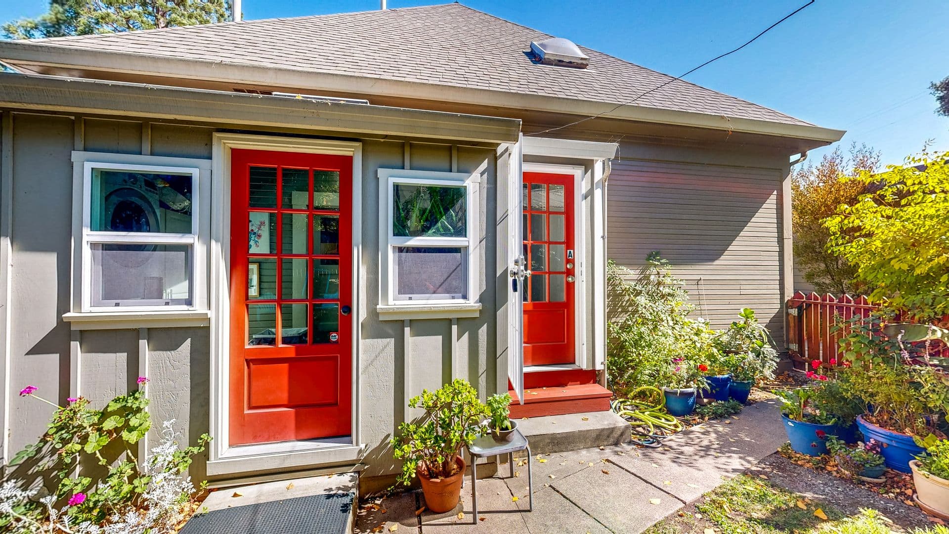 Petaluma Apartment: 407 Kentucky St.