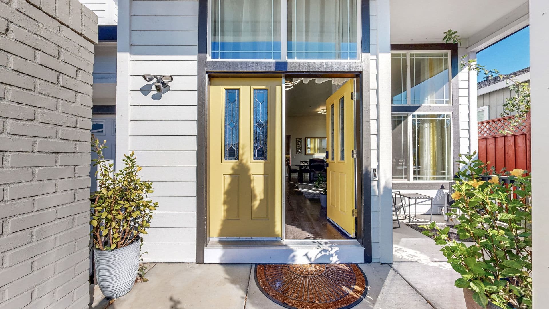 Windsor House: 8112 Luisa Way