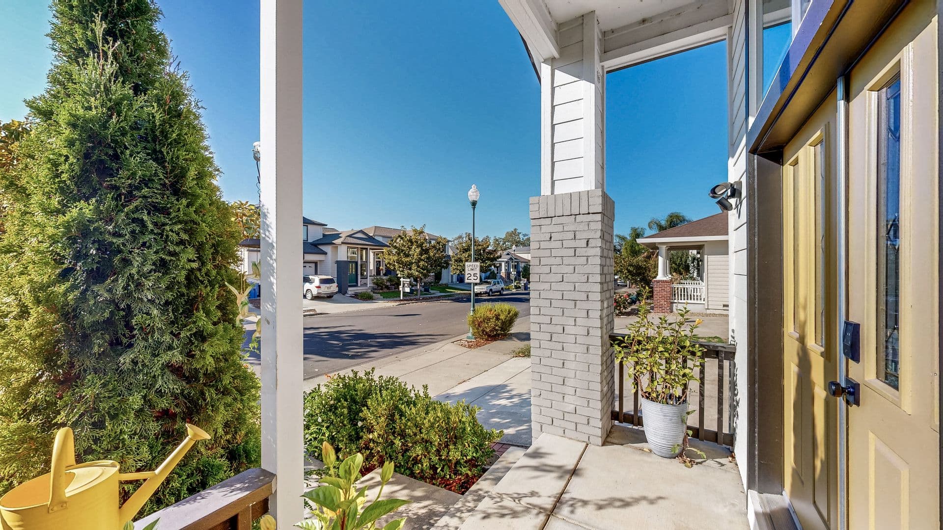 Windsor House: 8112 Luisa Way