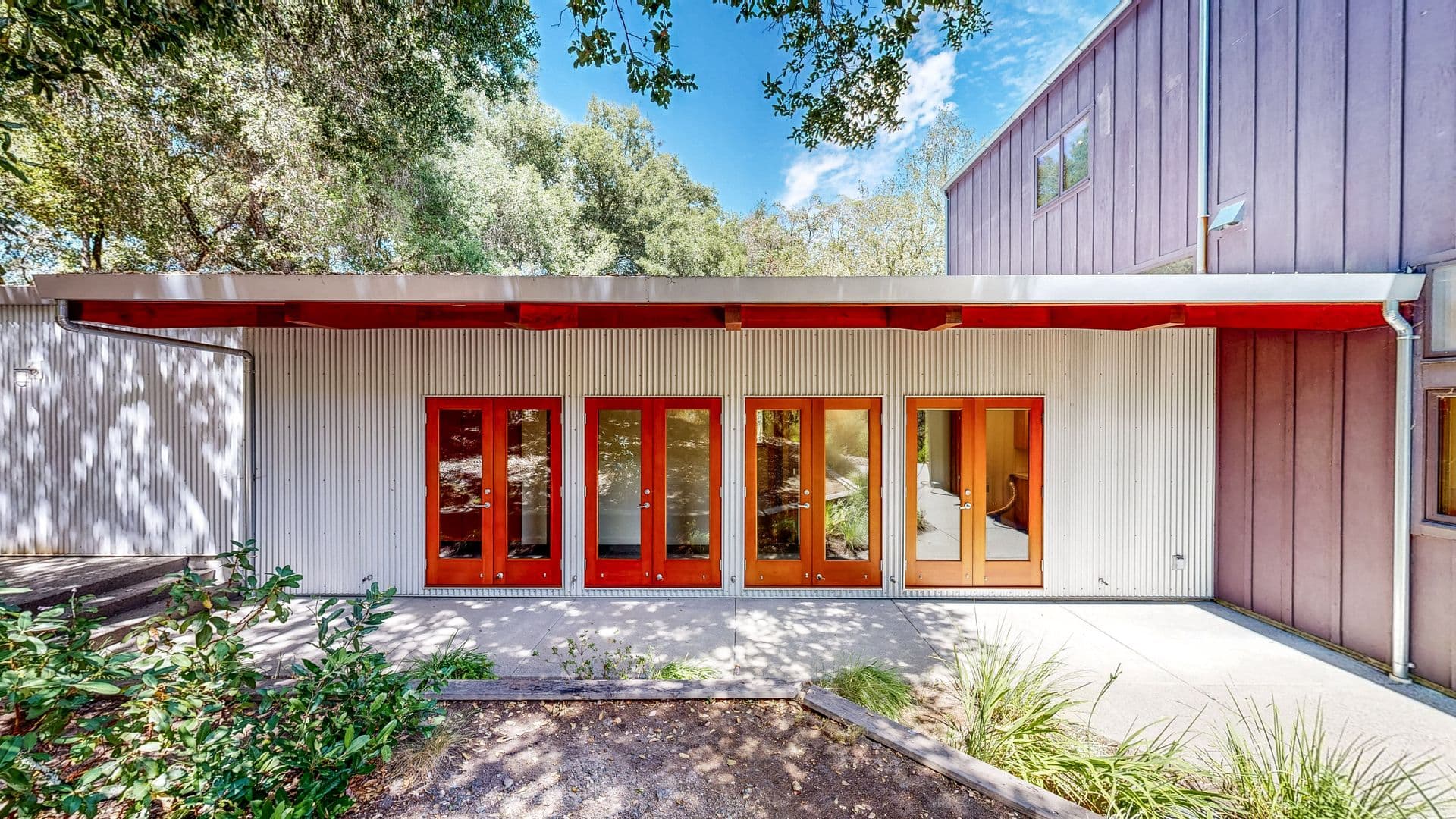Santa Rosa House: 812 Leslie Creek Lane