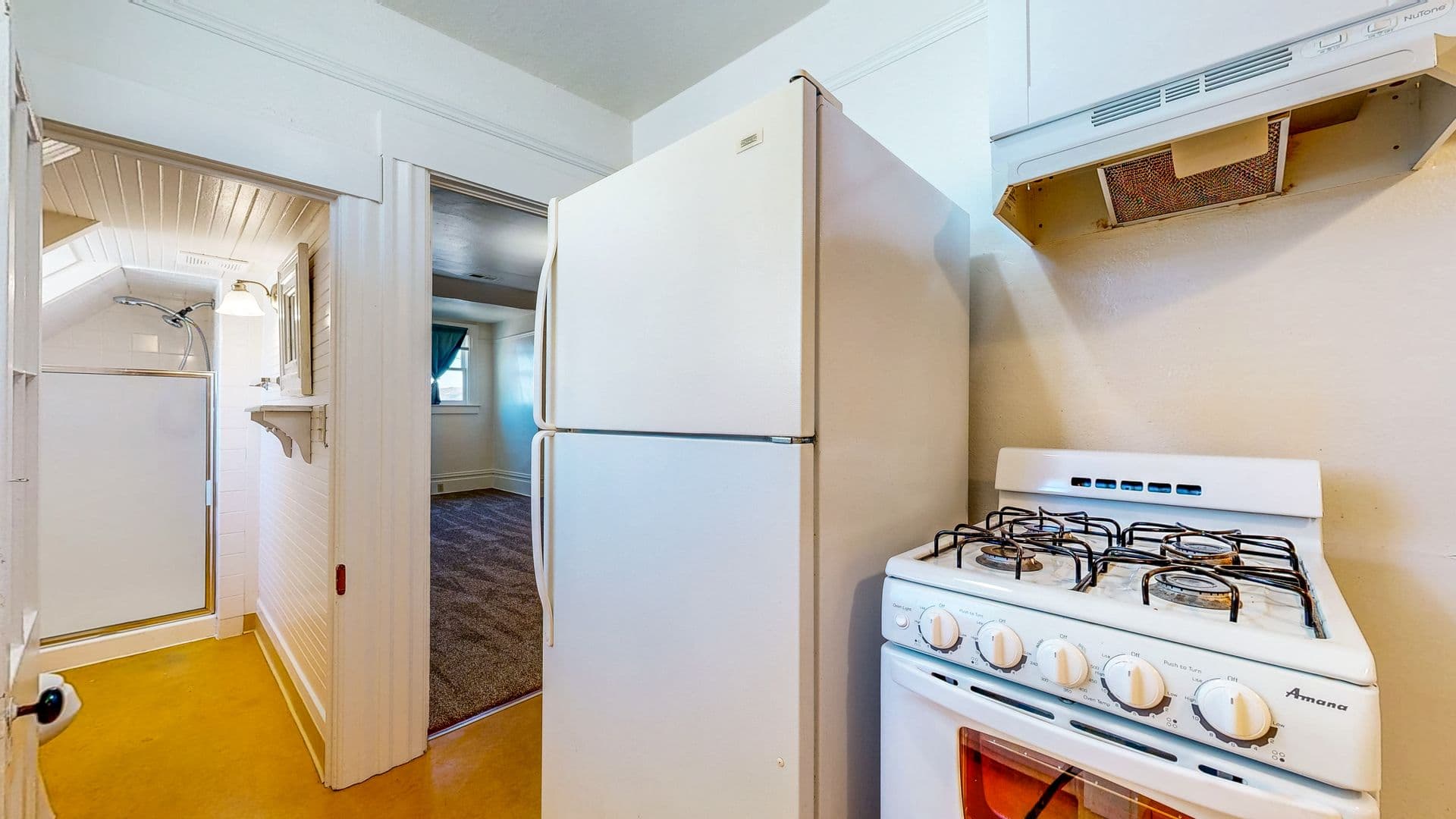 Petaluma Apartment: 407 Kentucky St.