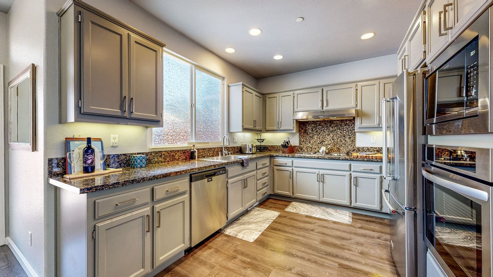 Windsor House: 8112 Luisa Way