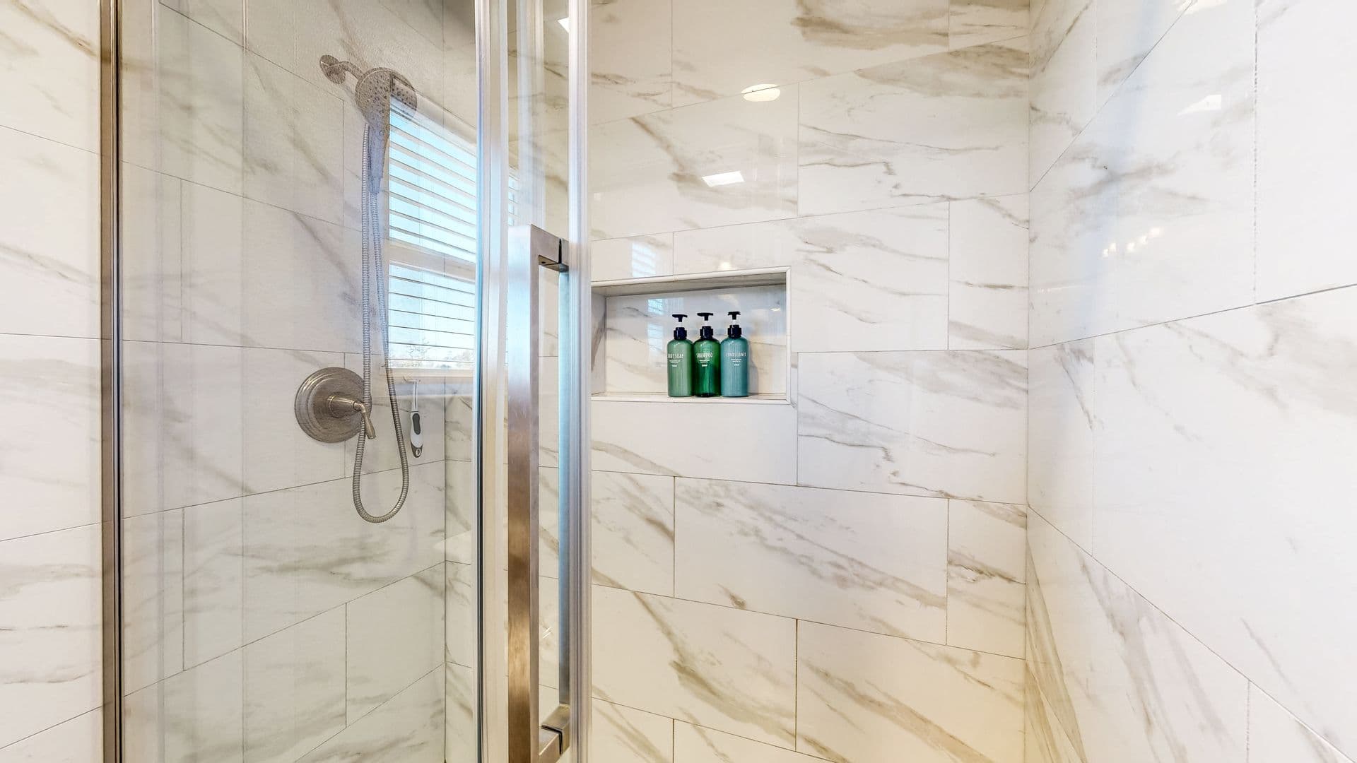 Windsor House: 8112 Luisa Way