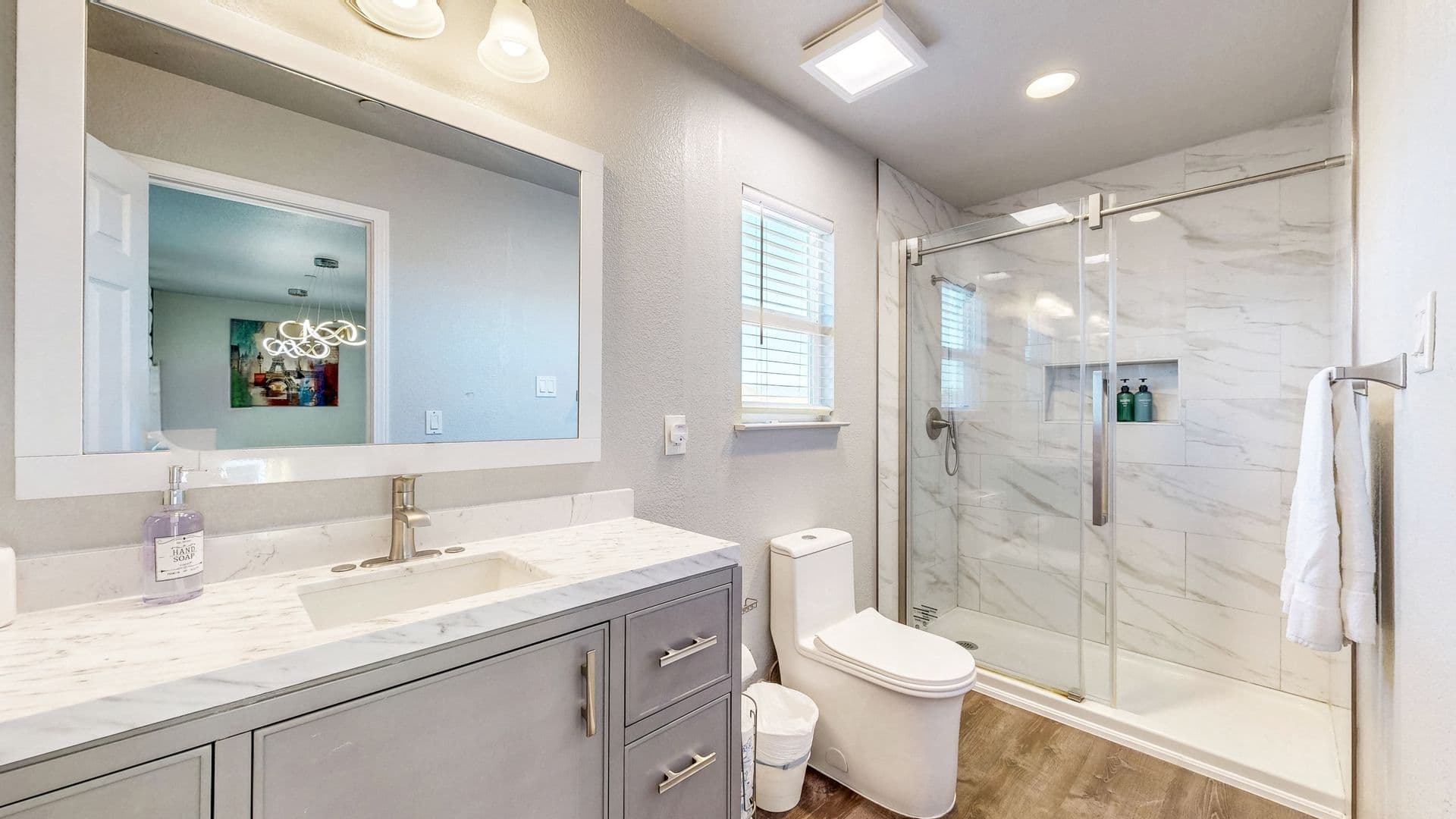 Windsor House: 8112 Luisa Way