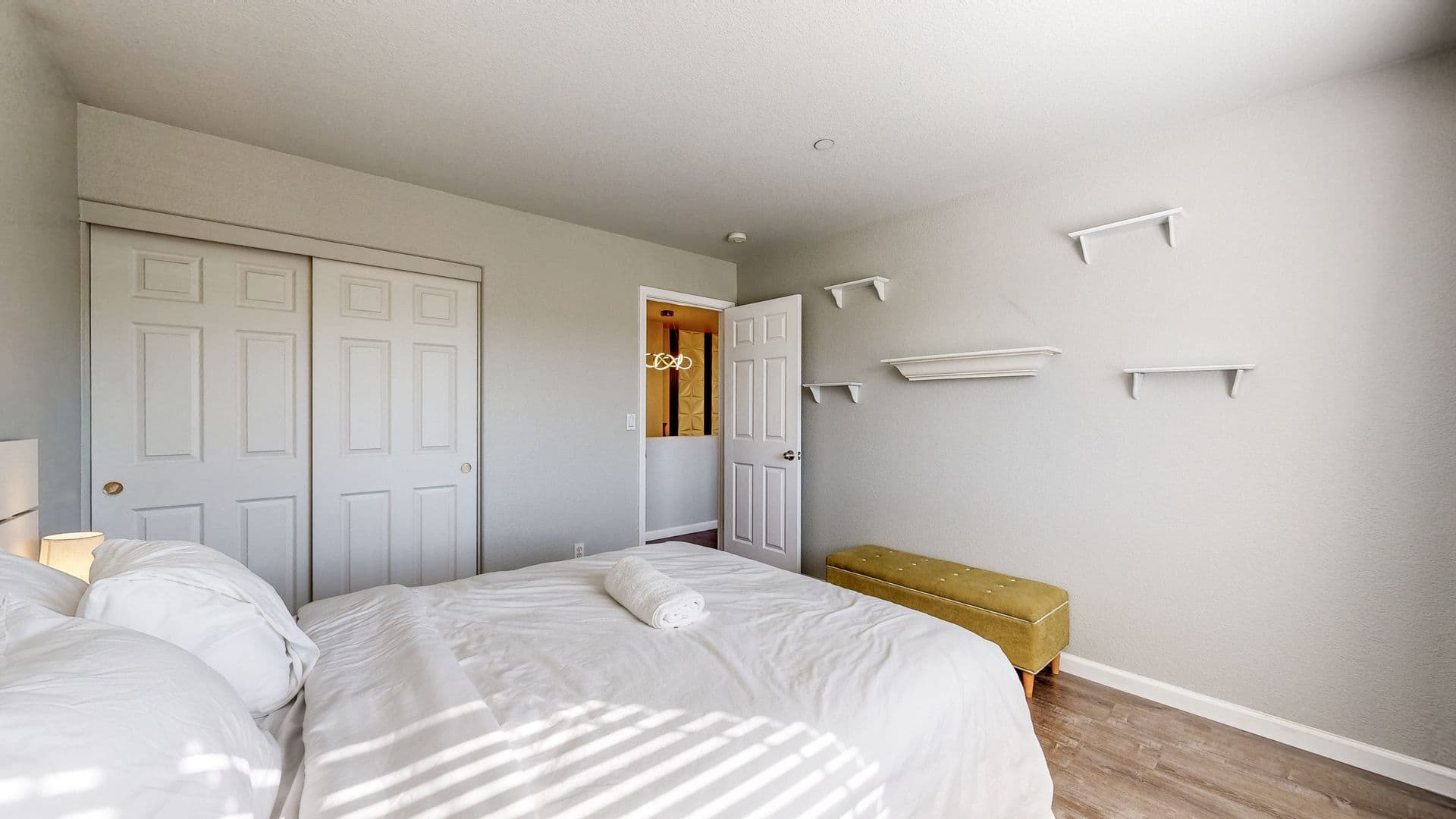 Windsor House: 8112 Luisa Way