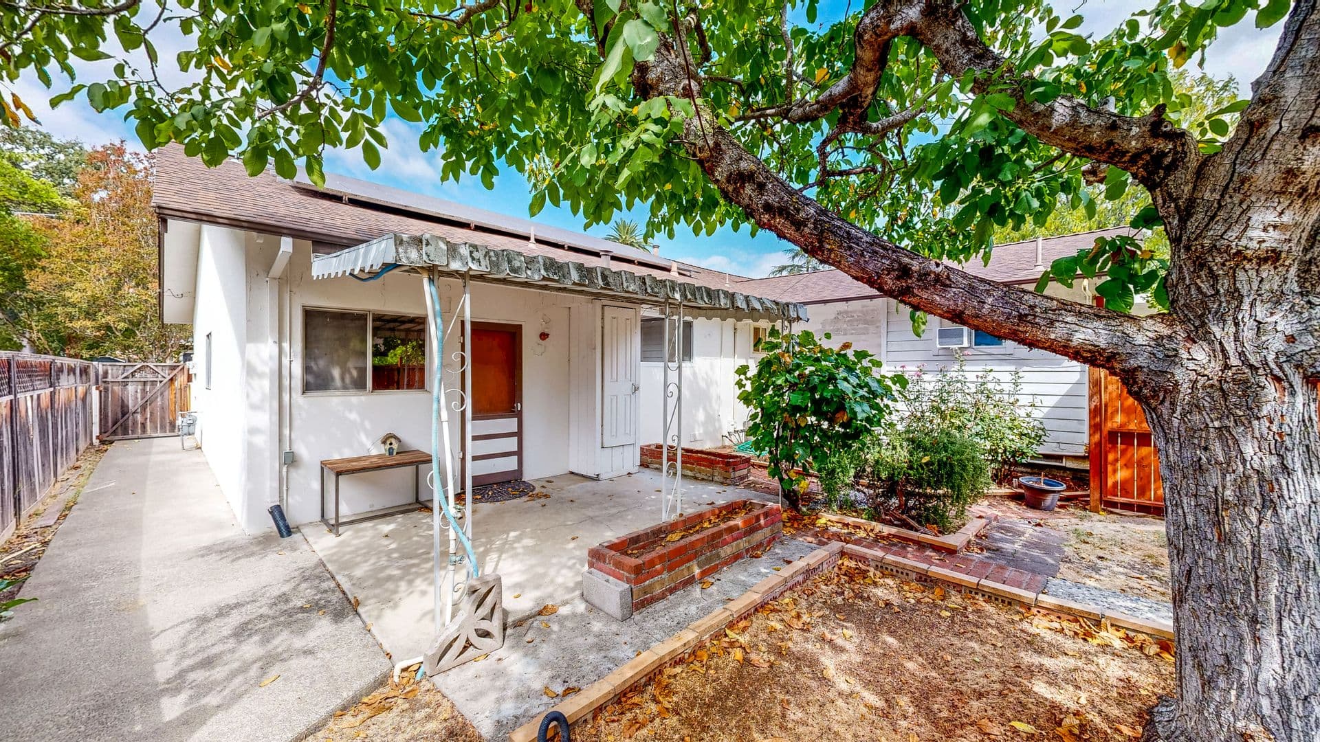 Calistoga House: 1426 3rd St,