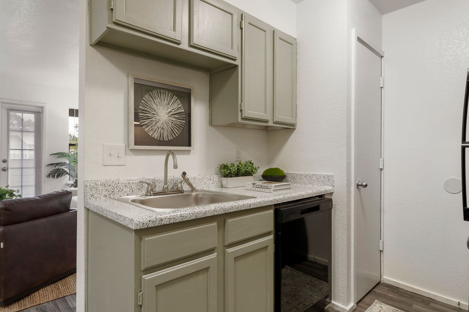 Norman Apartment: 3001 Oak Tree Ave