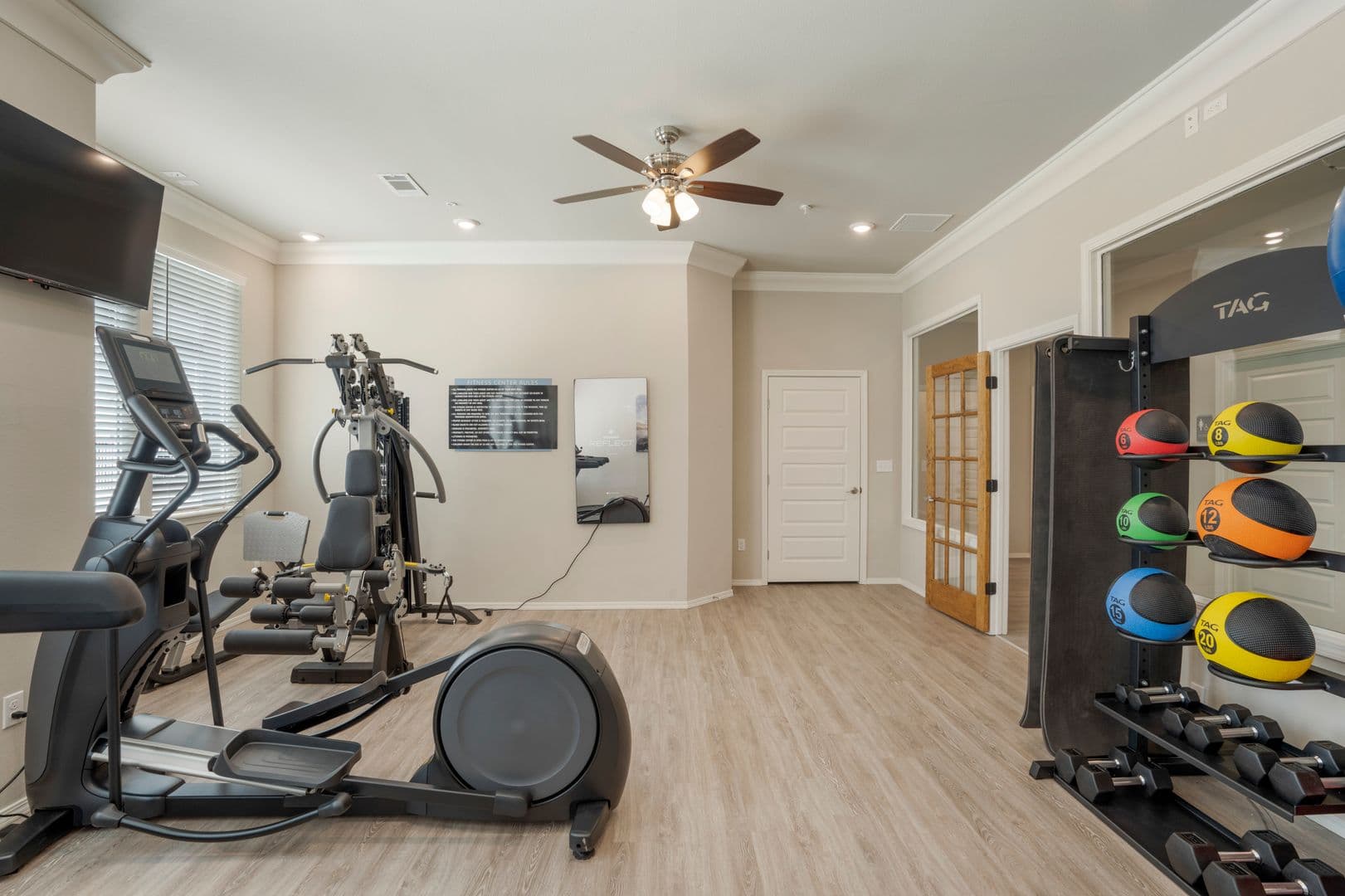 Springdale Apartment: 3324 S Old Missouri Rd