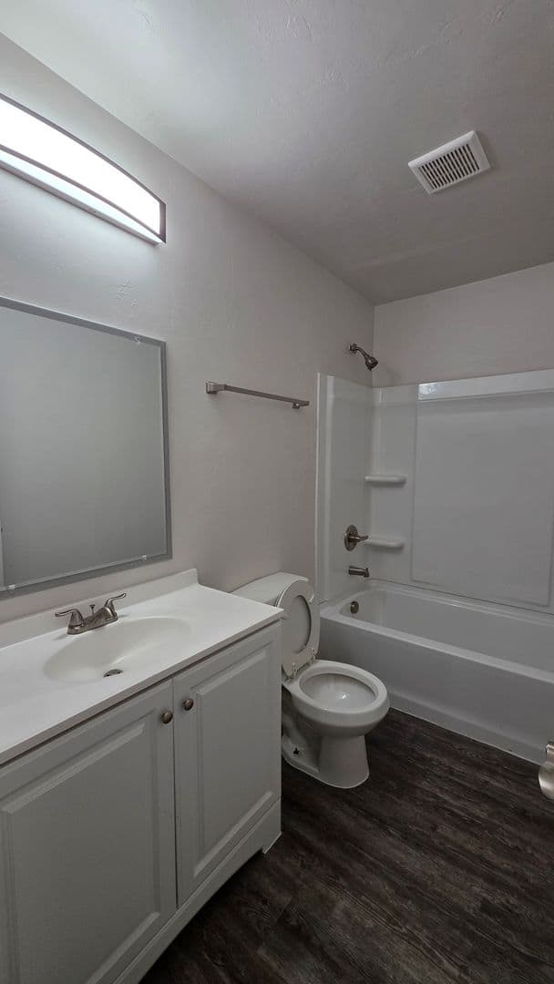 Oklahoma City Apartment: 2700 Indian Creek Blvd