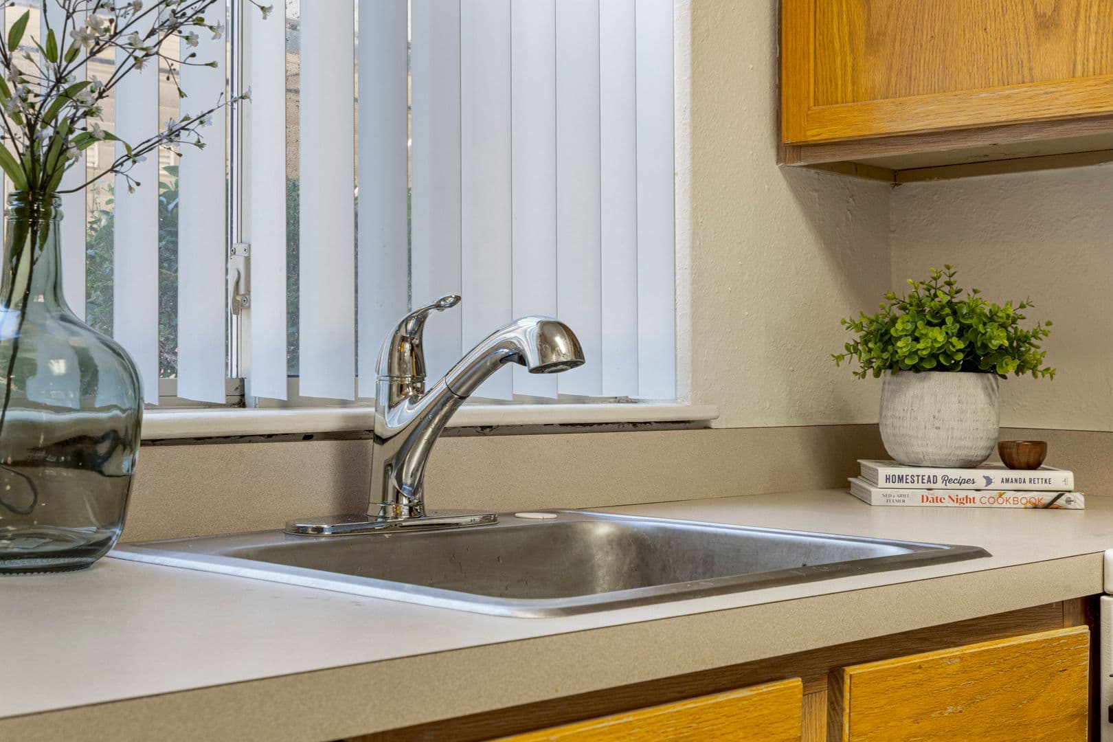 Tulsa Apartment: 8812 S Delaware Ave