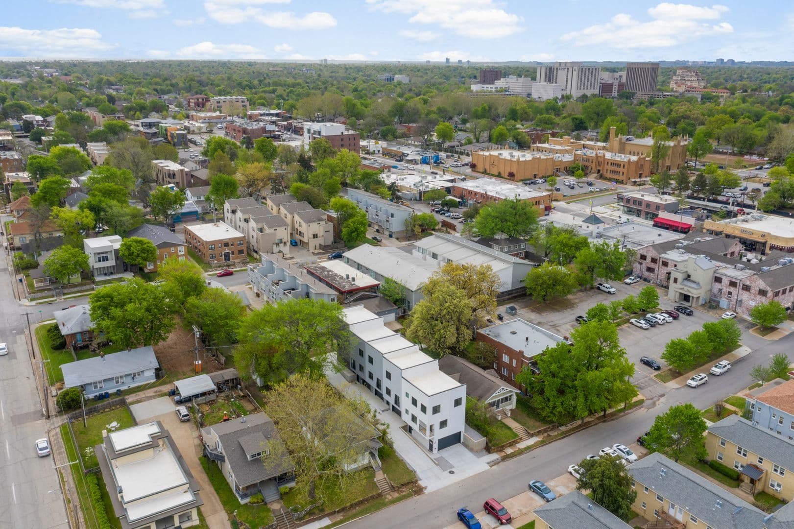 Tulsa Apartment: 1411 S Quaker Ave