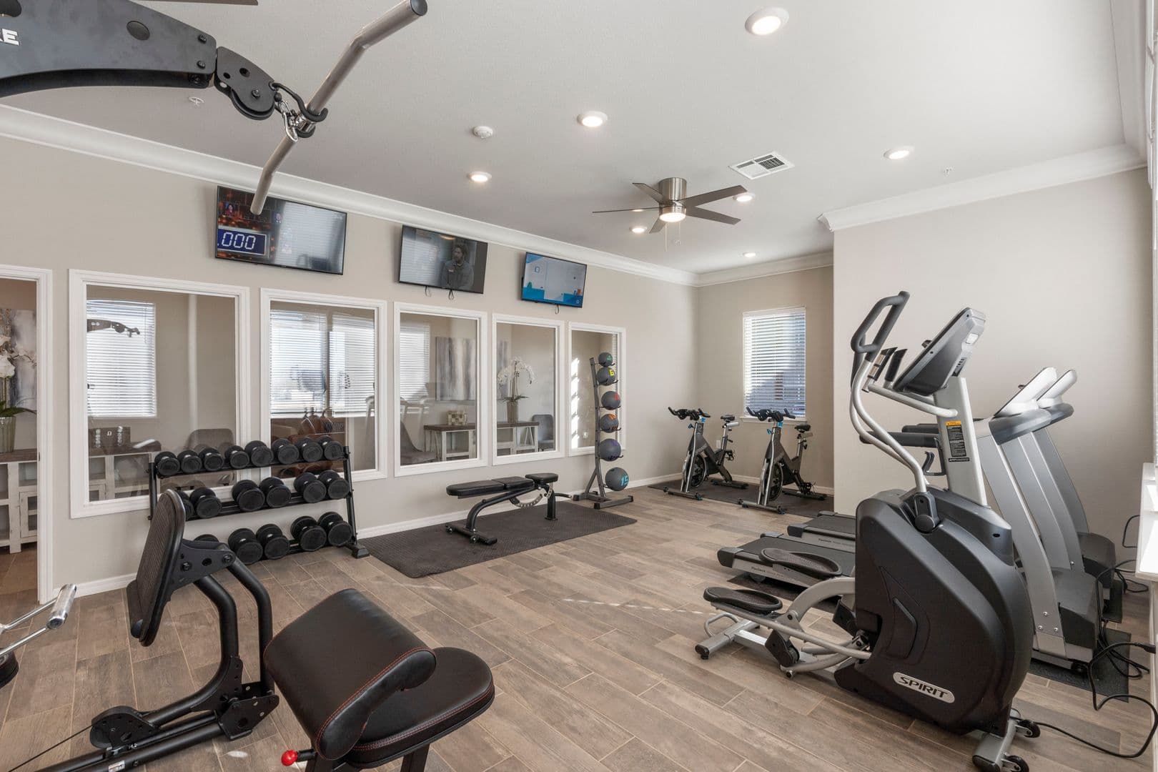 Springdale Apartment: 617 Spallone Blvd