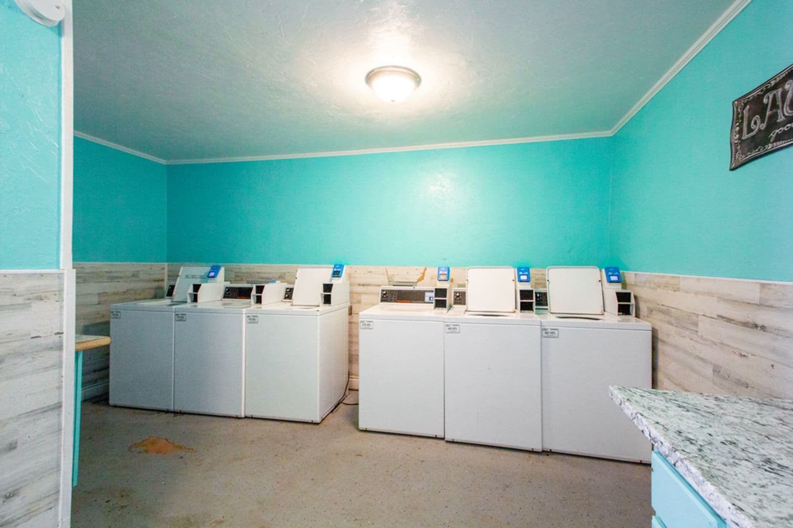 Norman Apartment: 917 24th Ave SW