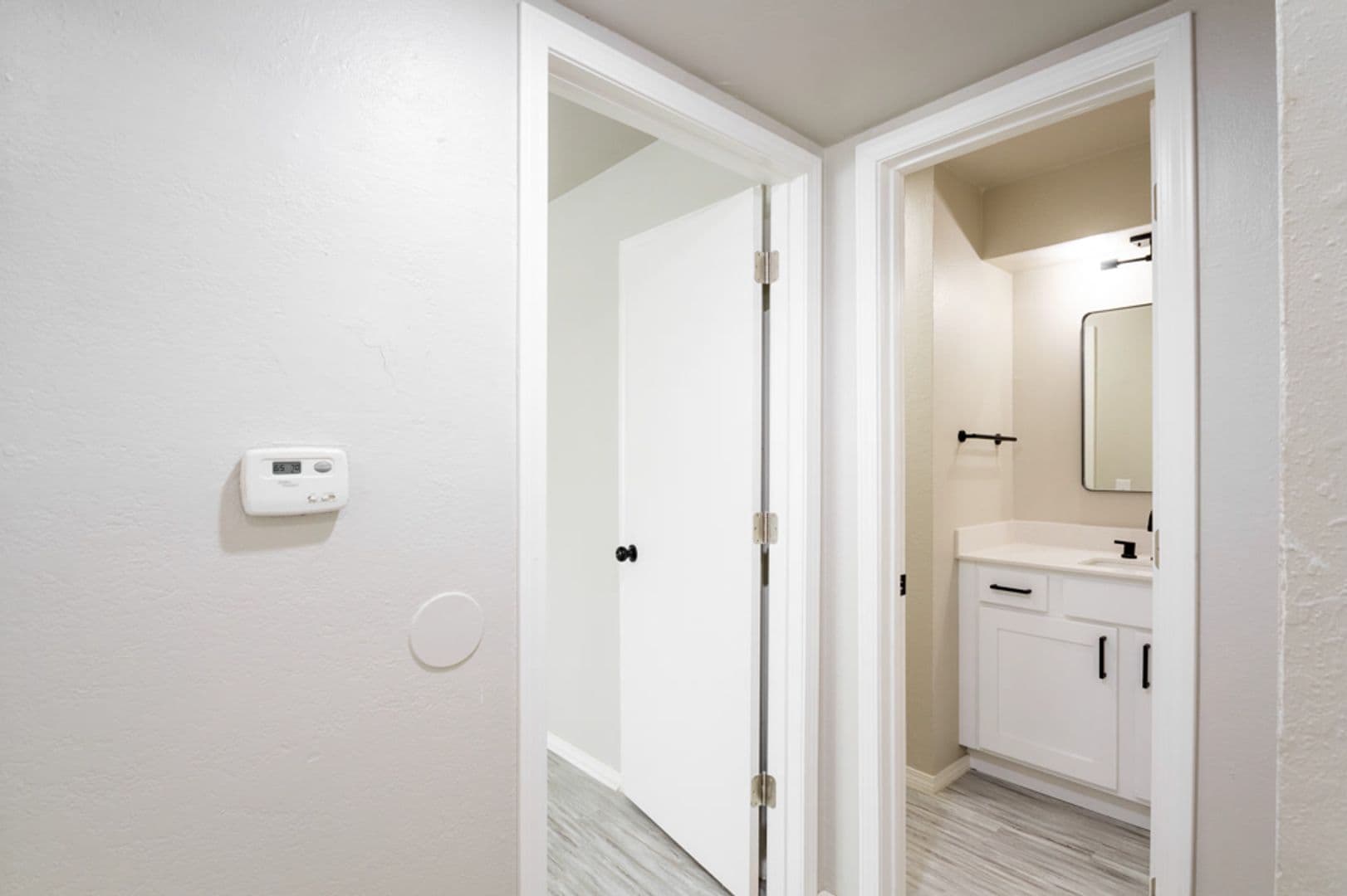 Norman Apartment: 917 24th Ave SW