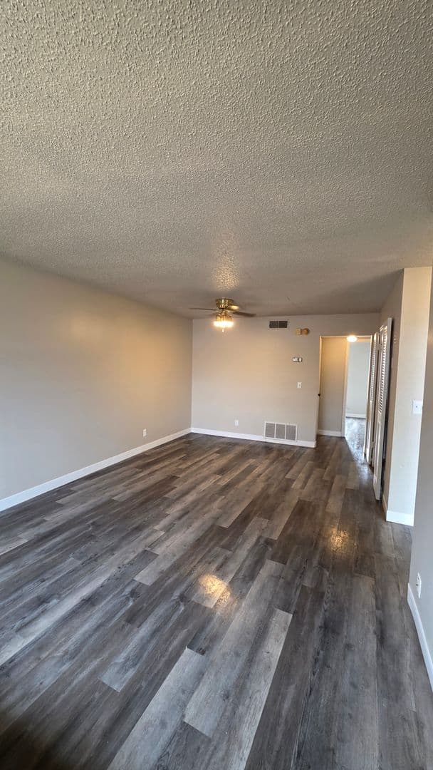 Oklahoma City Apartment: 2700 Indian Creek Blvd