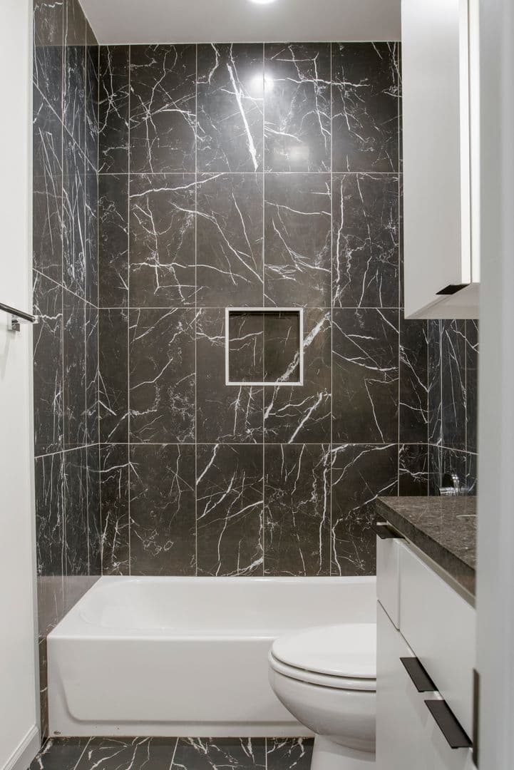Tulsa Apartment: 1411 S Quaker Ave