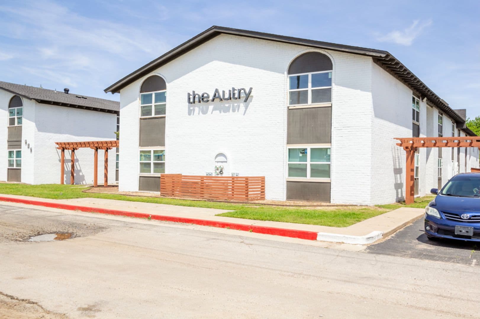 Norman Apartment: 917 24th Ave SW