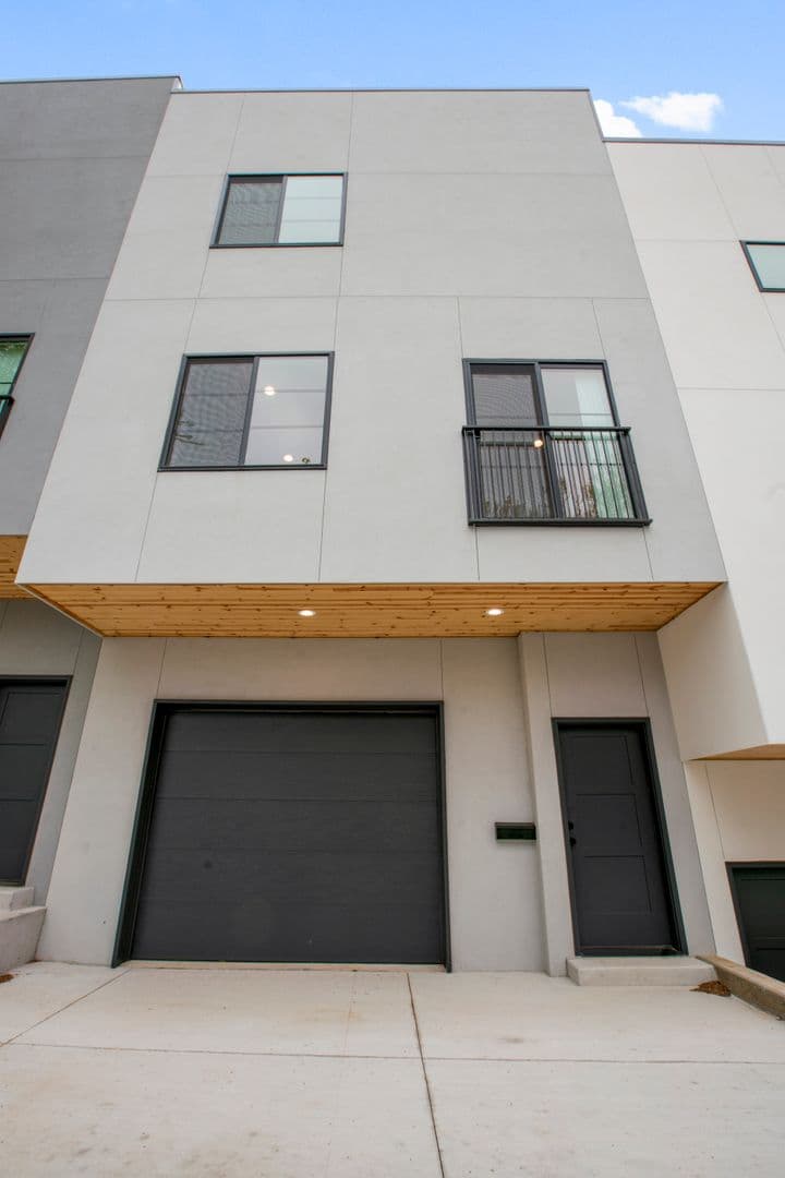 Tulsa Apartment: 1411 S Quaker Ave