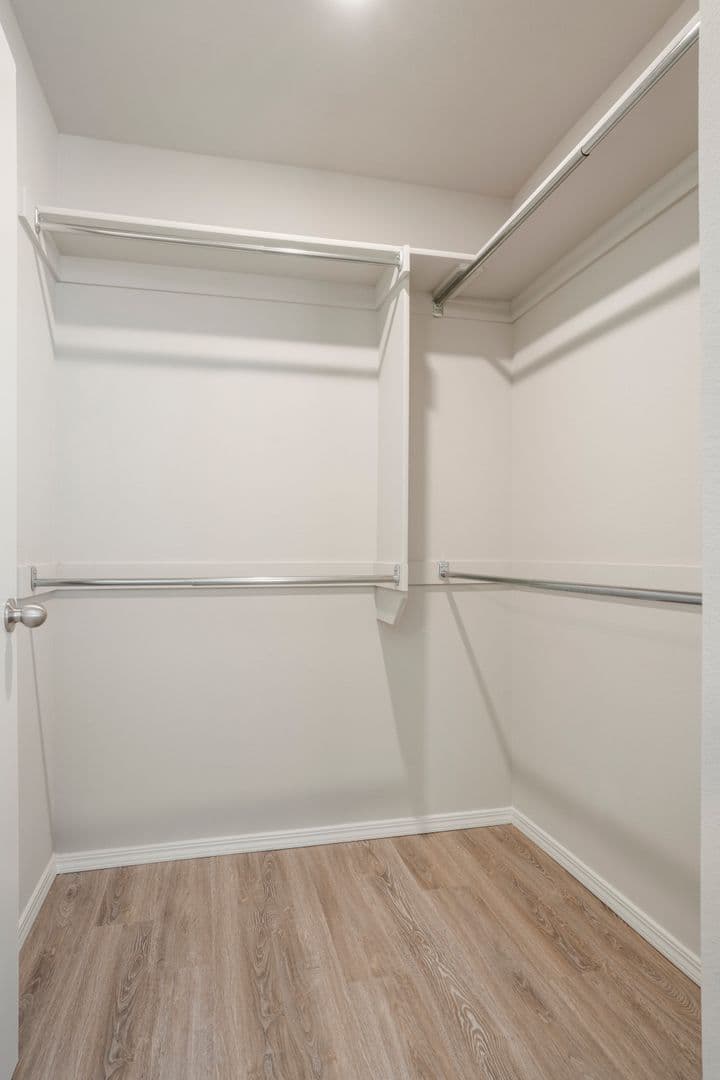 Springdale Apartment: 3324 S Old Missouri Rd