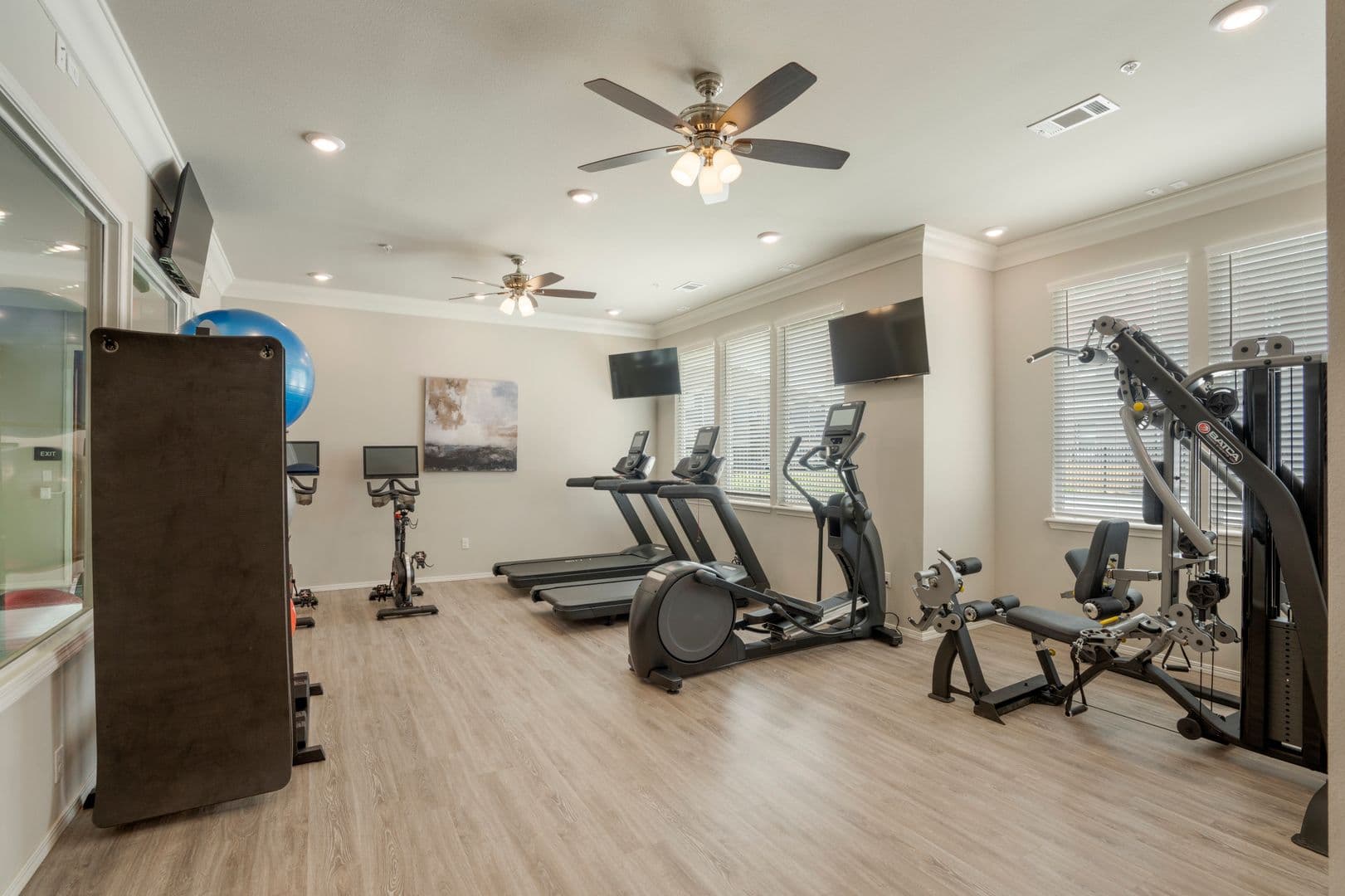 Springdale Apartment: 3324 S Old Missouri Rd