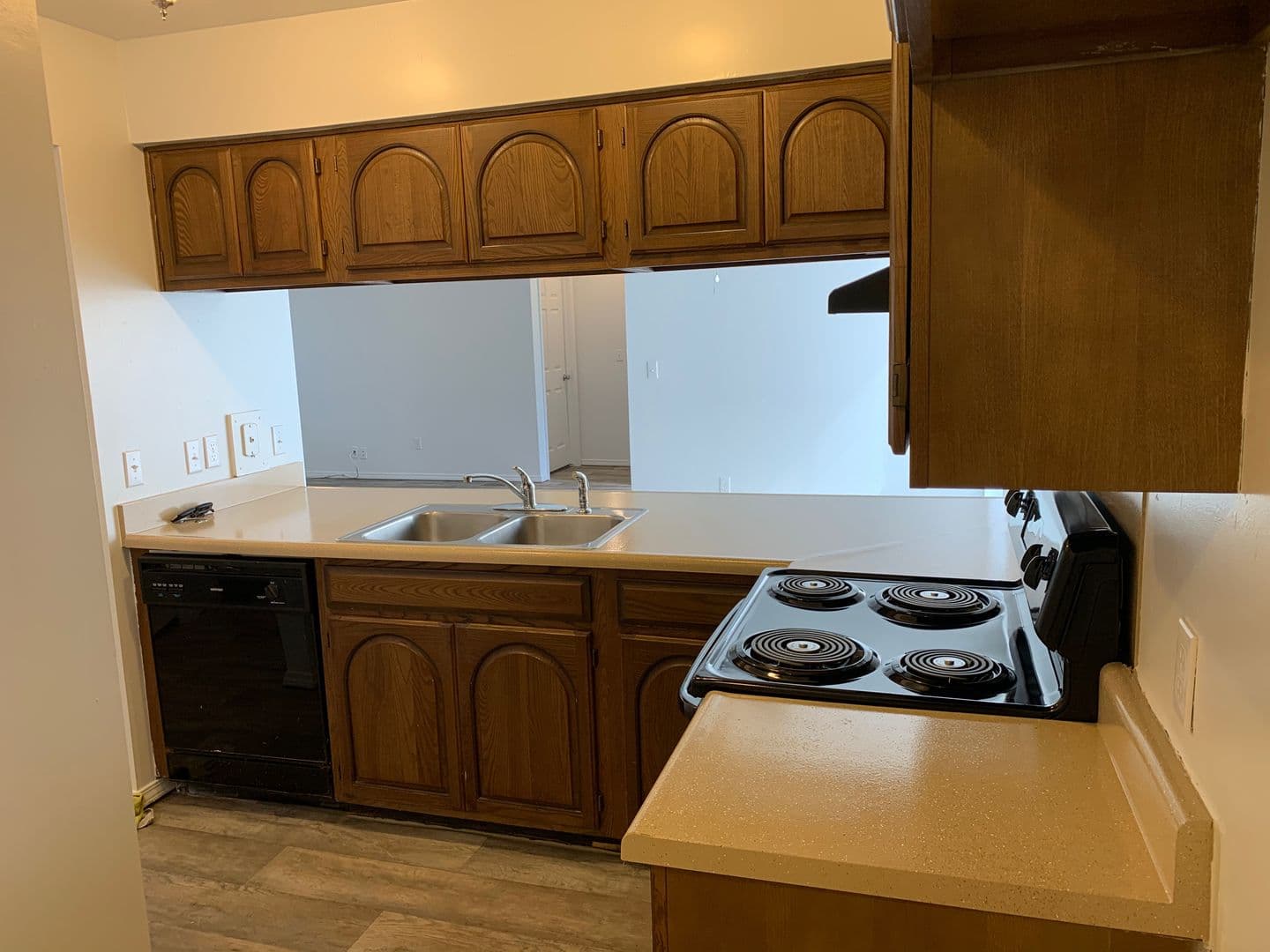 Bixby Apartment: 8336 East 120th Place
