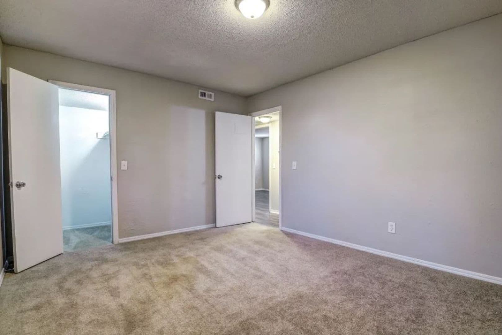 Oklahoma City Apartment: 2221 N. Meridian Ave