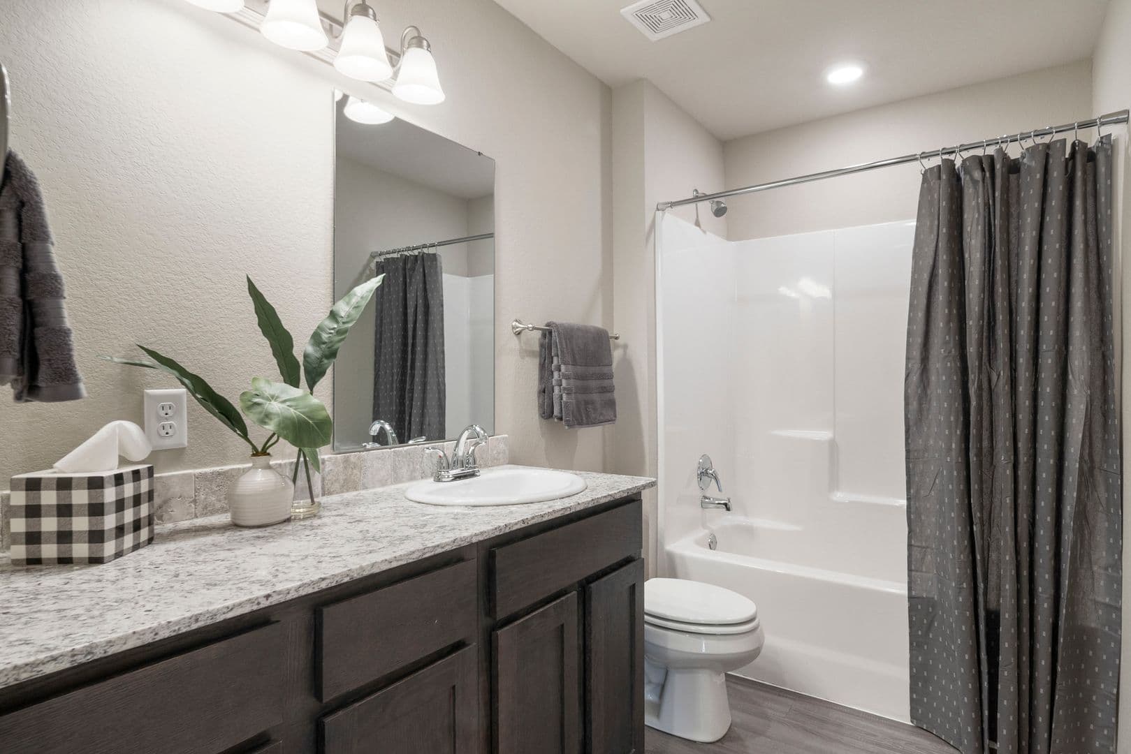 Springdale Apartment: 617 Spallone Blvd