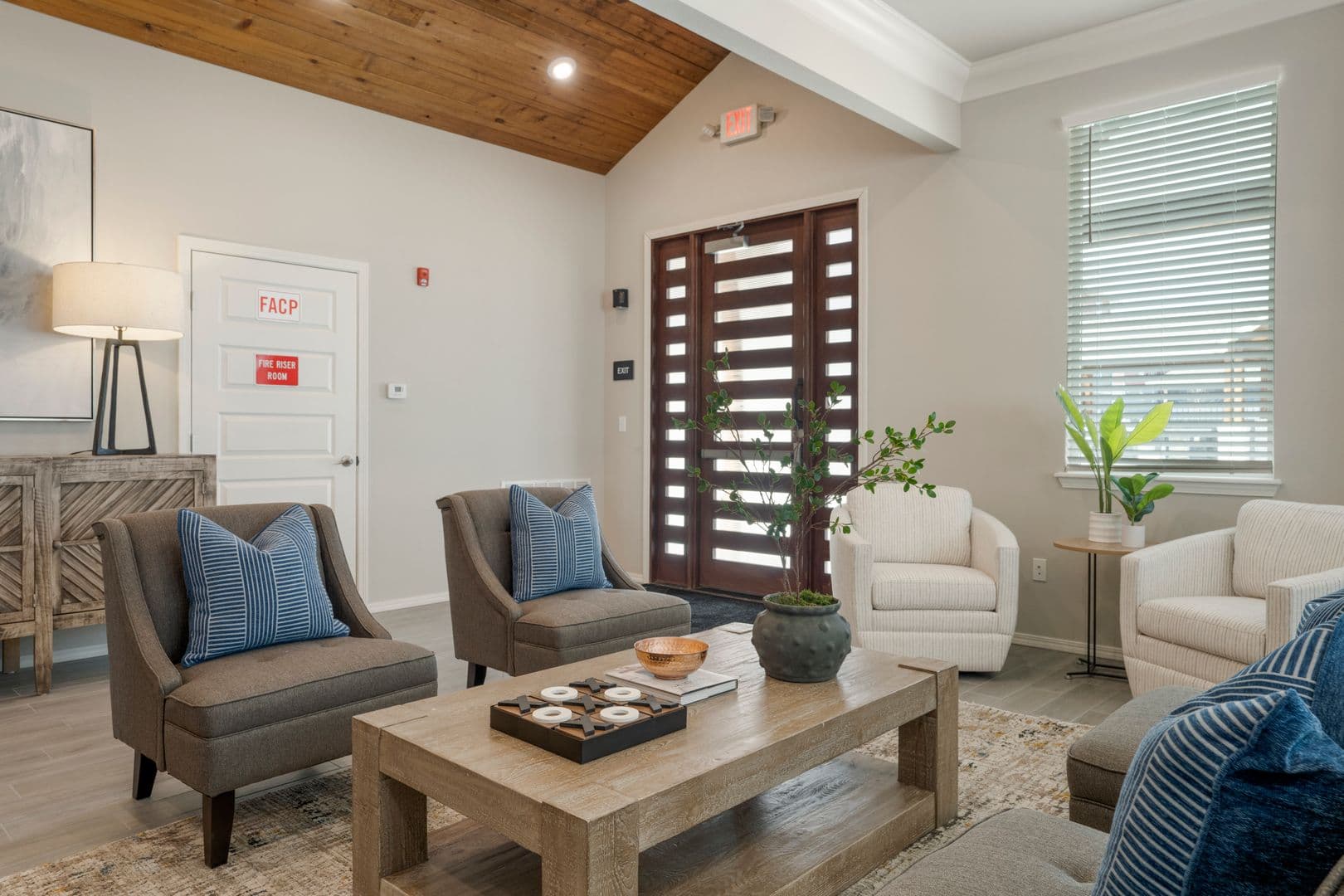 Springdale Apartment: 3324 S Old Missouri Rd
