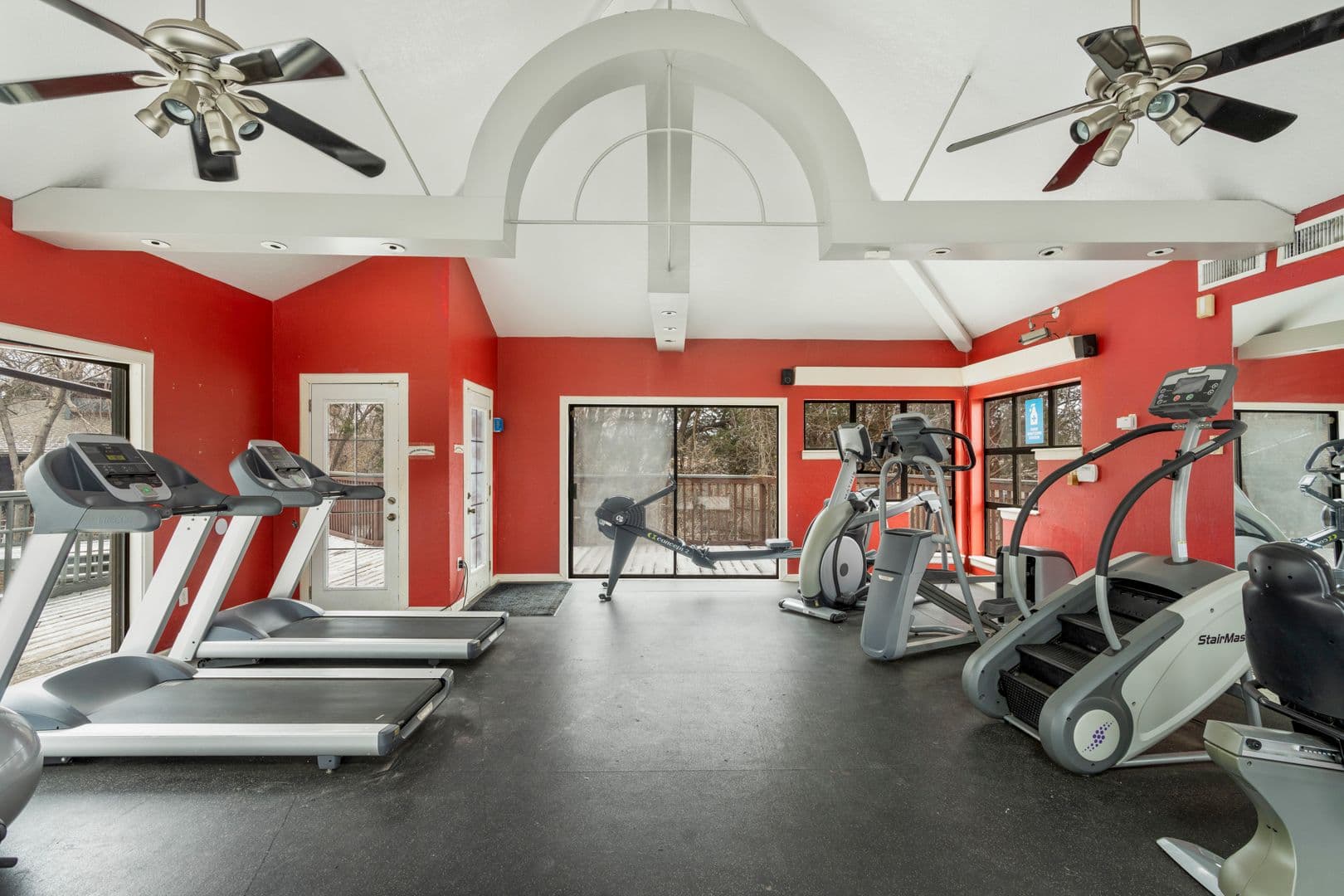 Norman Apartment: 1100 Oak Tree Ave
