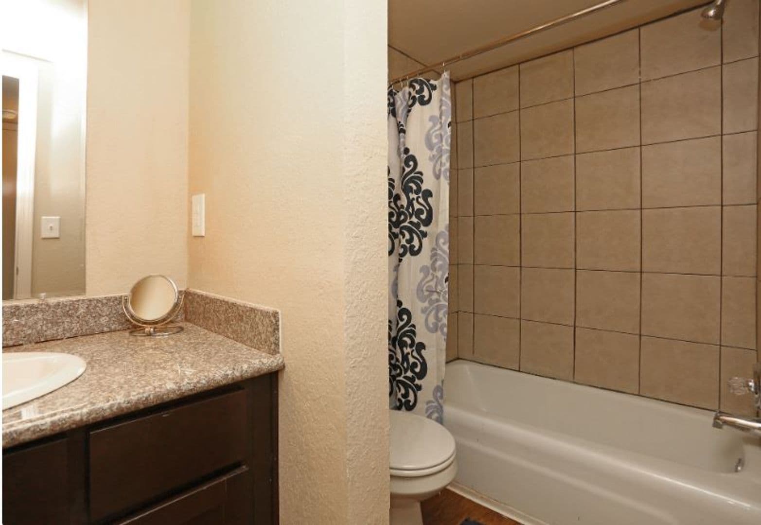 Norman Apartment: 2400 W Brooks St