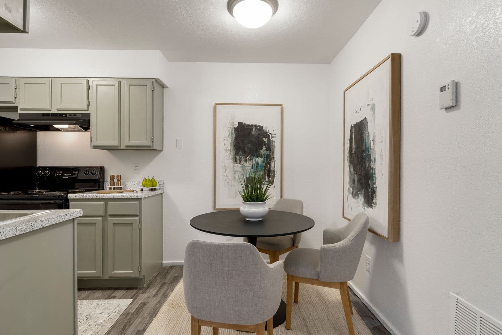 Norman Apartment: 3001 Oak Tree Ave