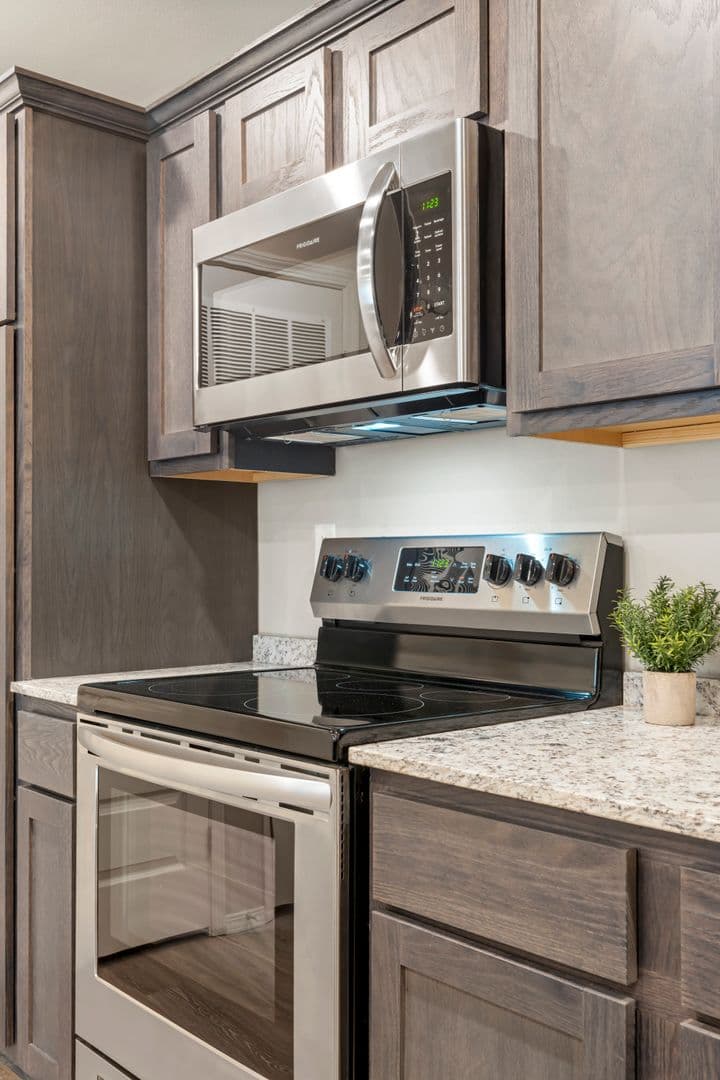 Springdale Apartment: 3324 S Old Missouri Rd