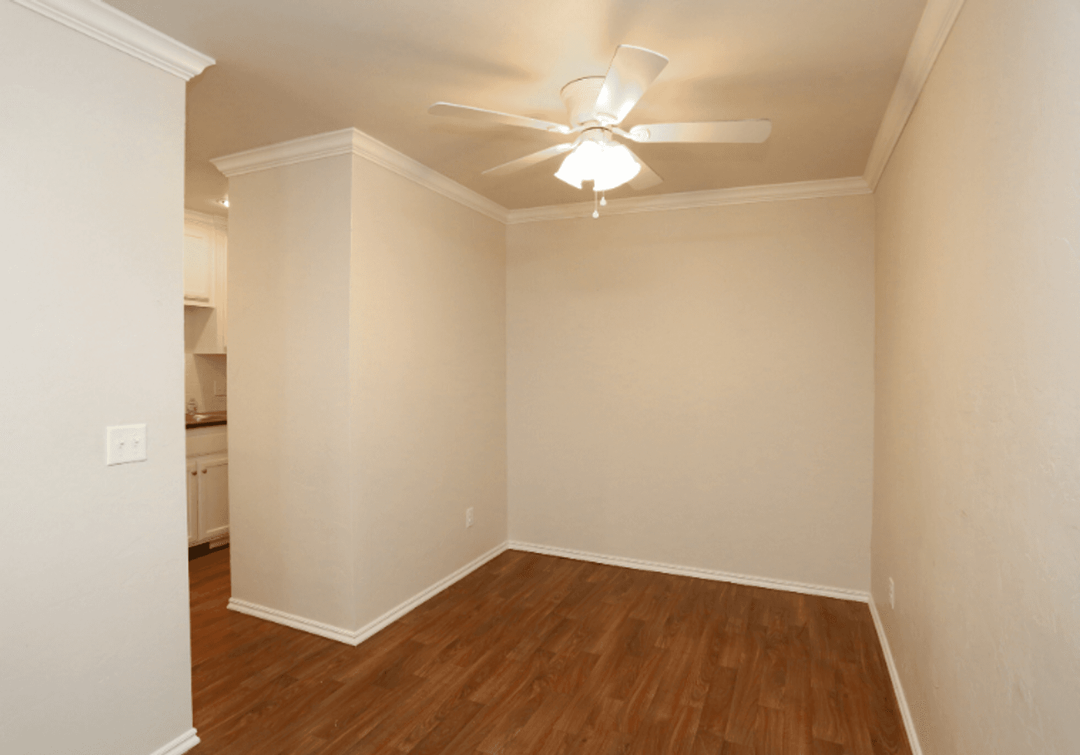 Edmond Apartment: 800 Chowning Ave