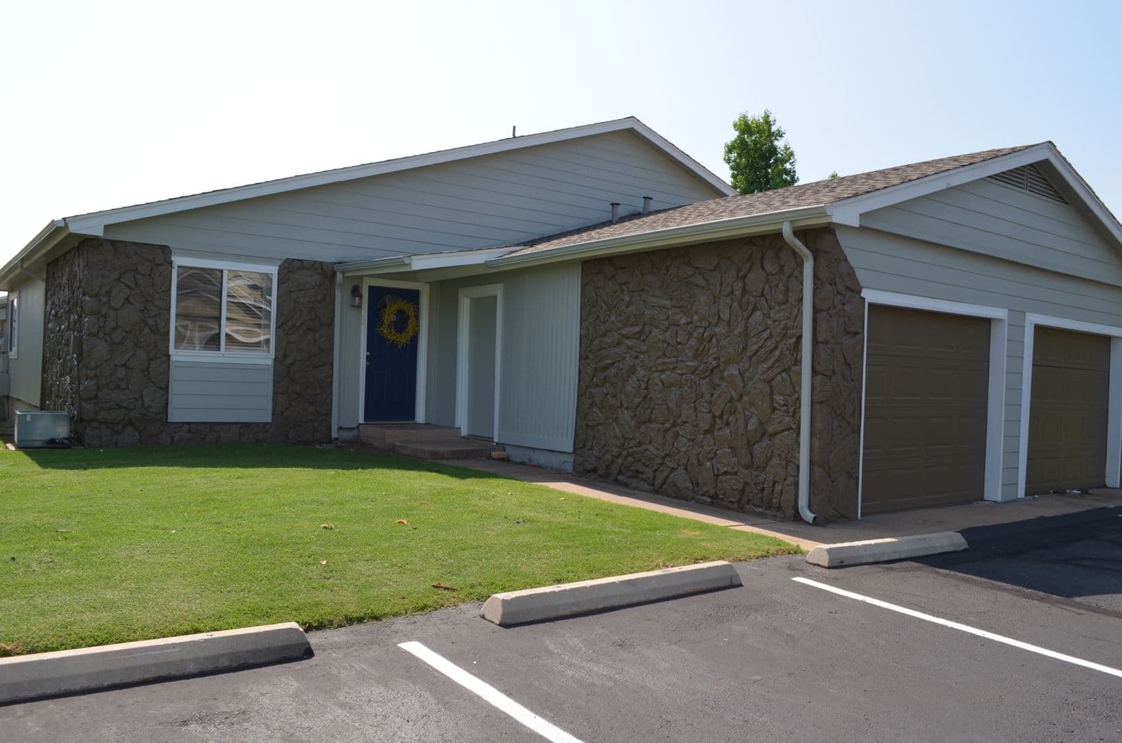 Edmond Apartment: 800 Chowning Ave