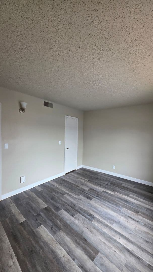 Oklahoma City Apartment: 2700 Indian Creek Blvd