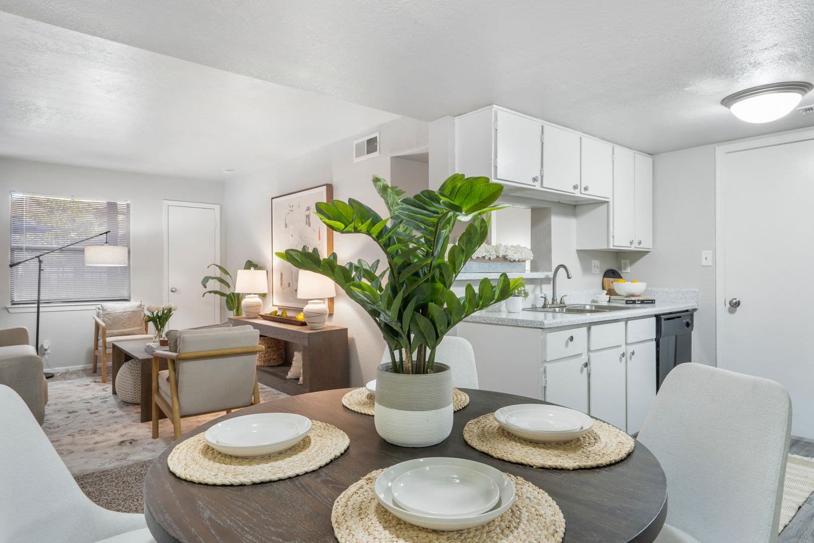 Tulsa Apartment: 10011 S Sheridan Road