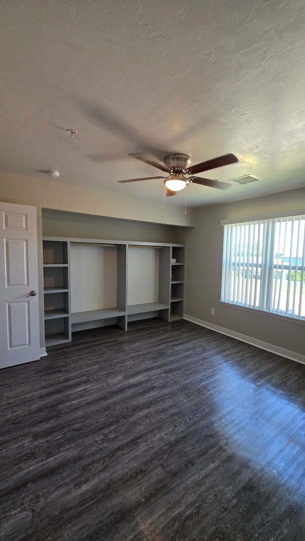 Oklahoma City Apartment: 2700 Indian Creek Blvd