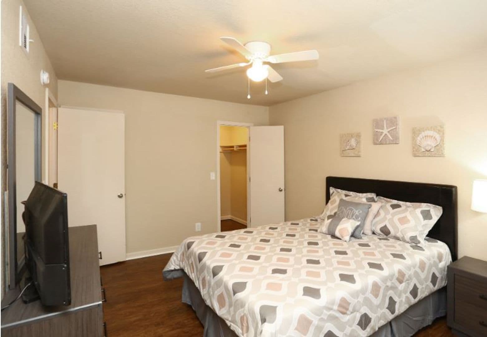 Norman Apartment: 2400 W Brooks St