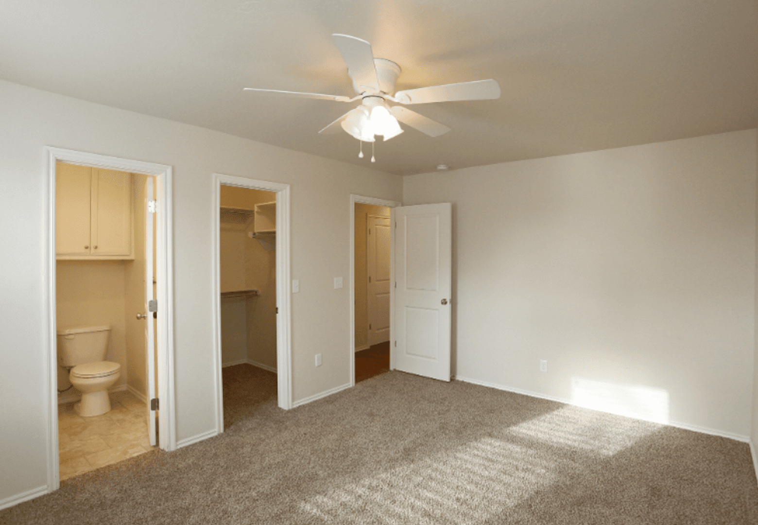 Edmond Apartment: 800 Chowning Ave