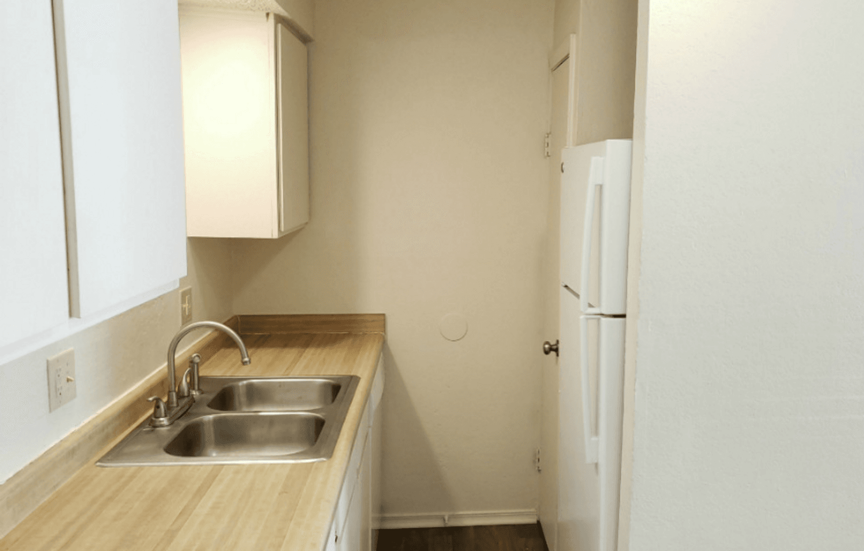 Edmond Apartment: 800 Chowning Ave