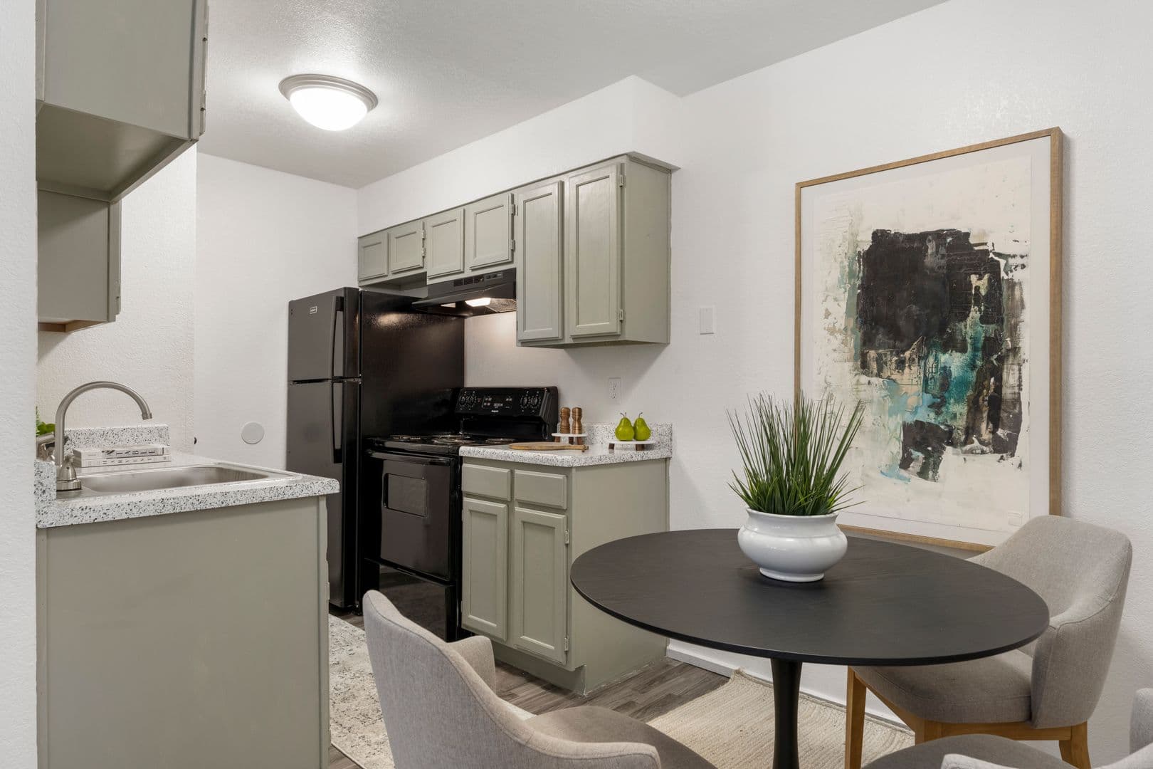 Norman Apartment: 3001 Oak Tree Ave