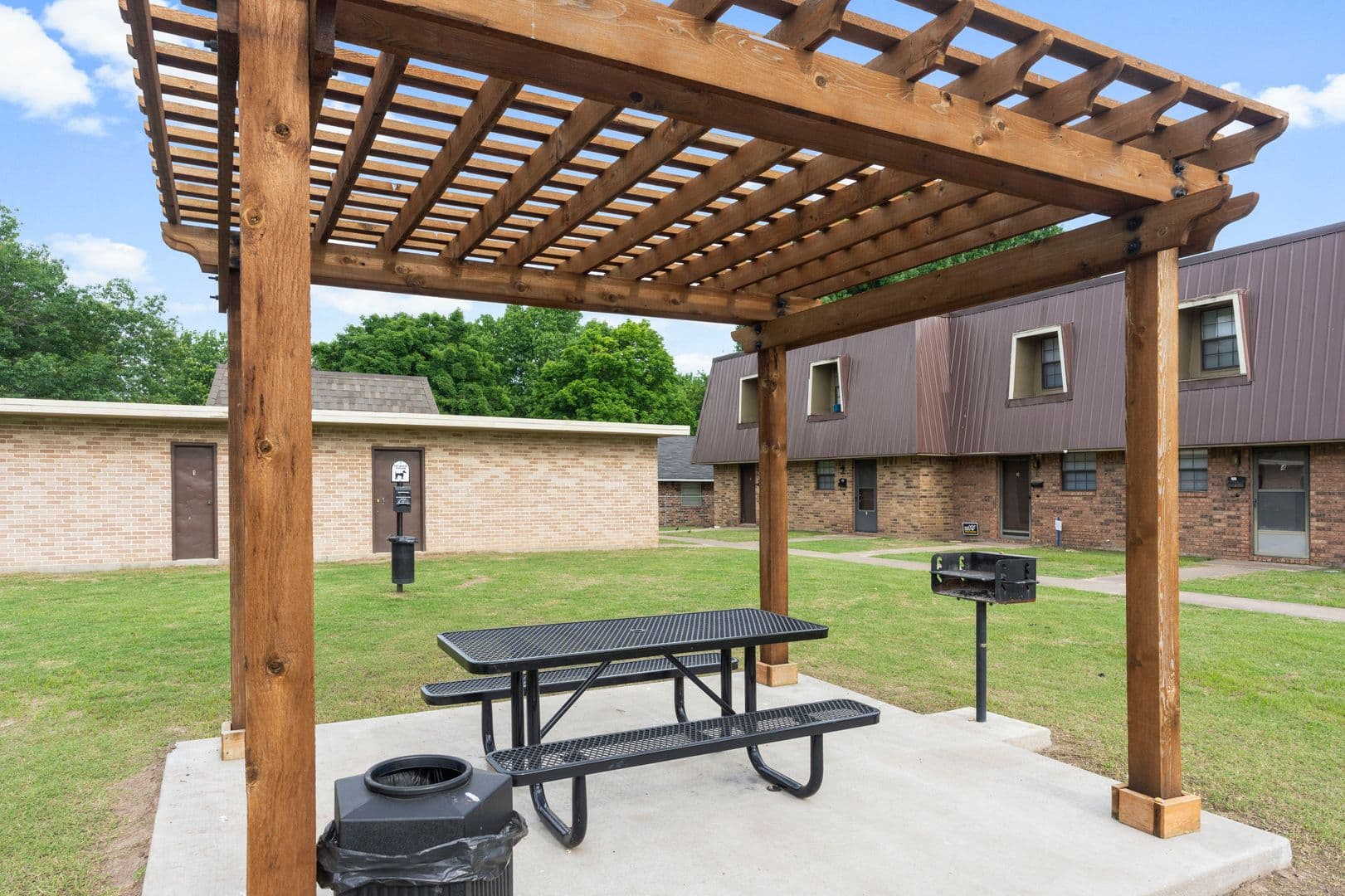 Pryor Apartment: 1501 Meadow Trace Drive #1