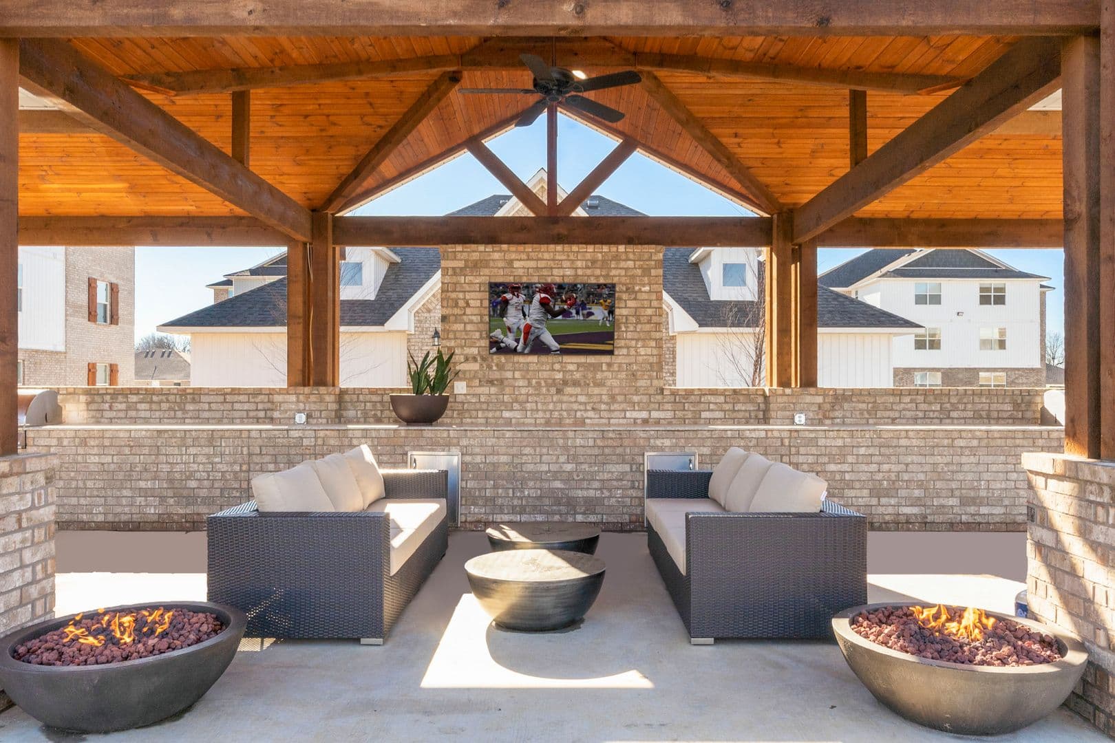 Springdale Apartment: 617 Spallone Blvd