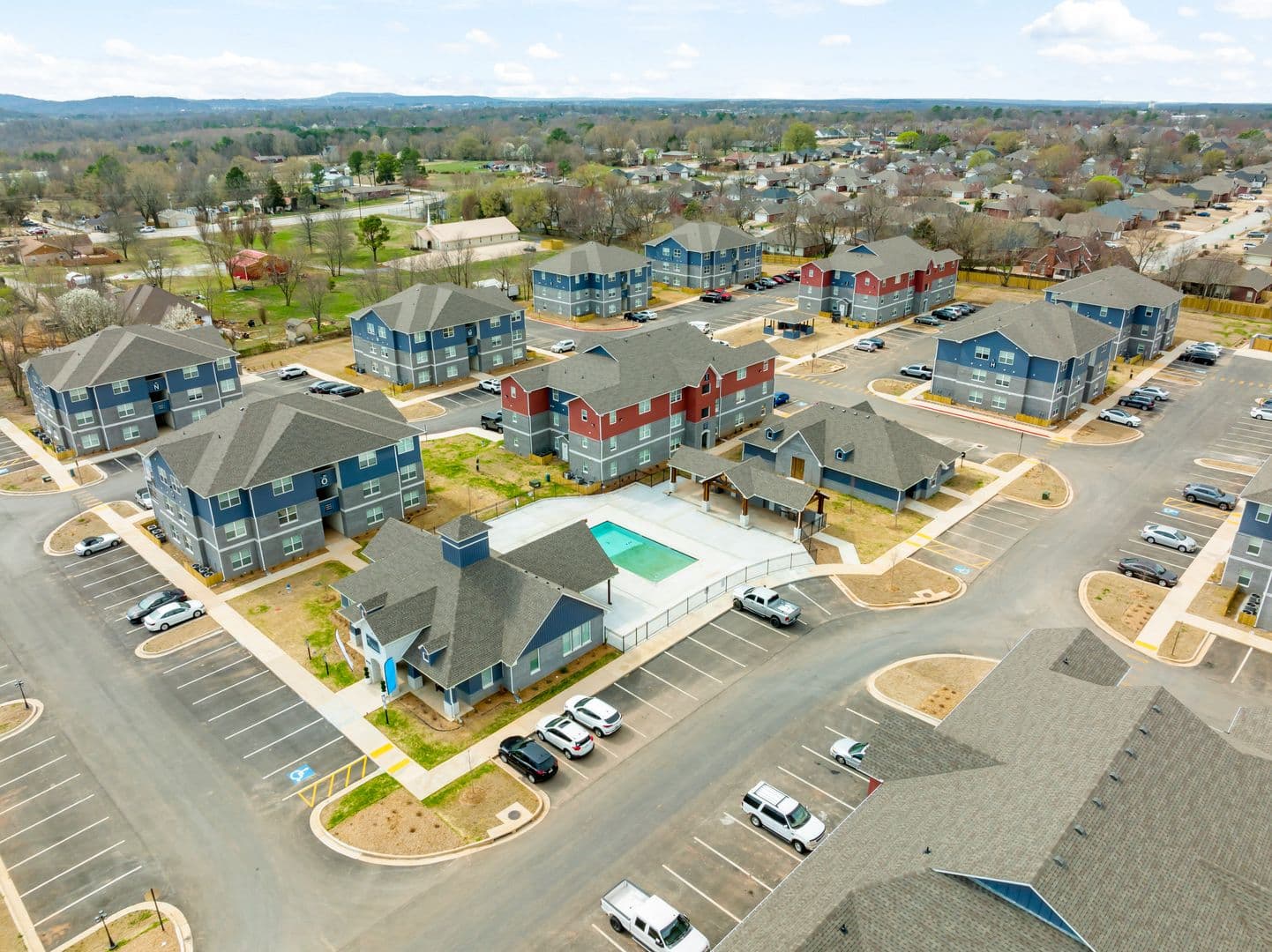 Springdale Apartment: 3324 S Old Missouri Rd