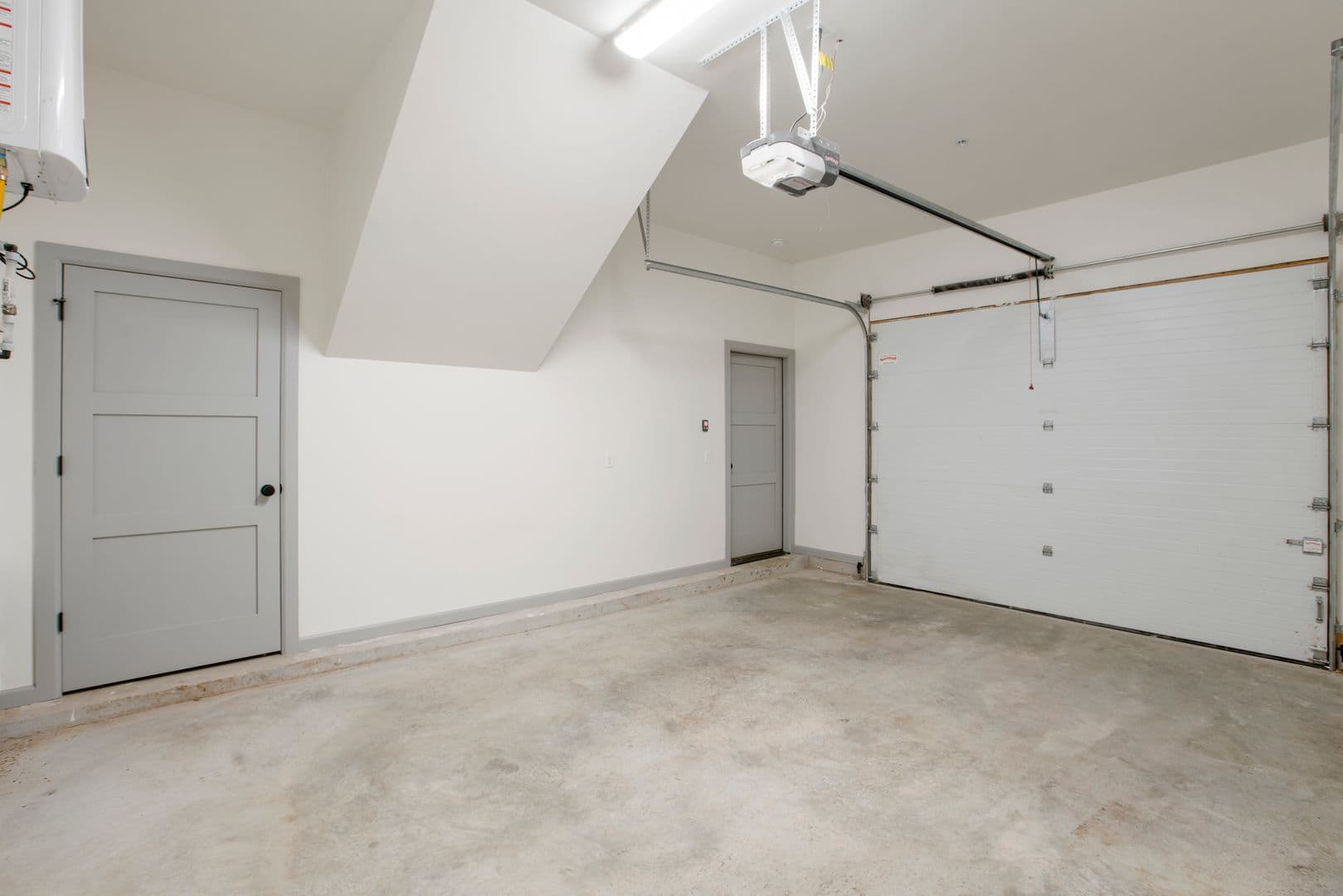 Tulsa Apartment: 1411 S Quaker Ave
