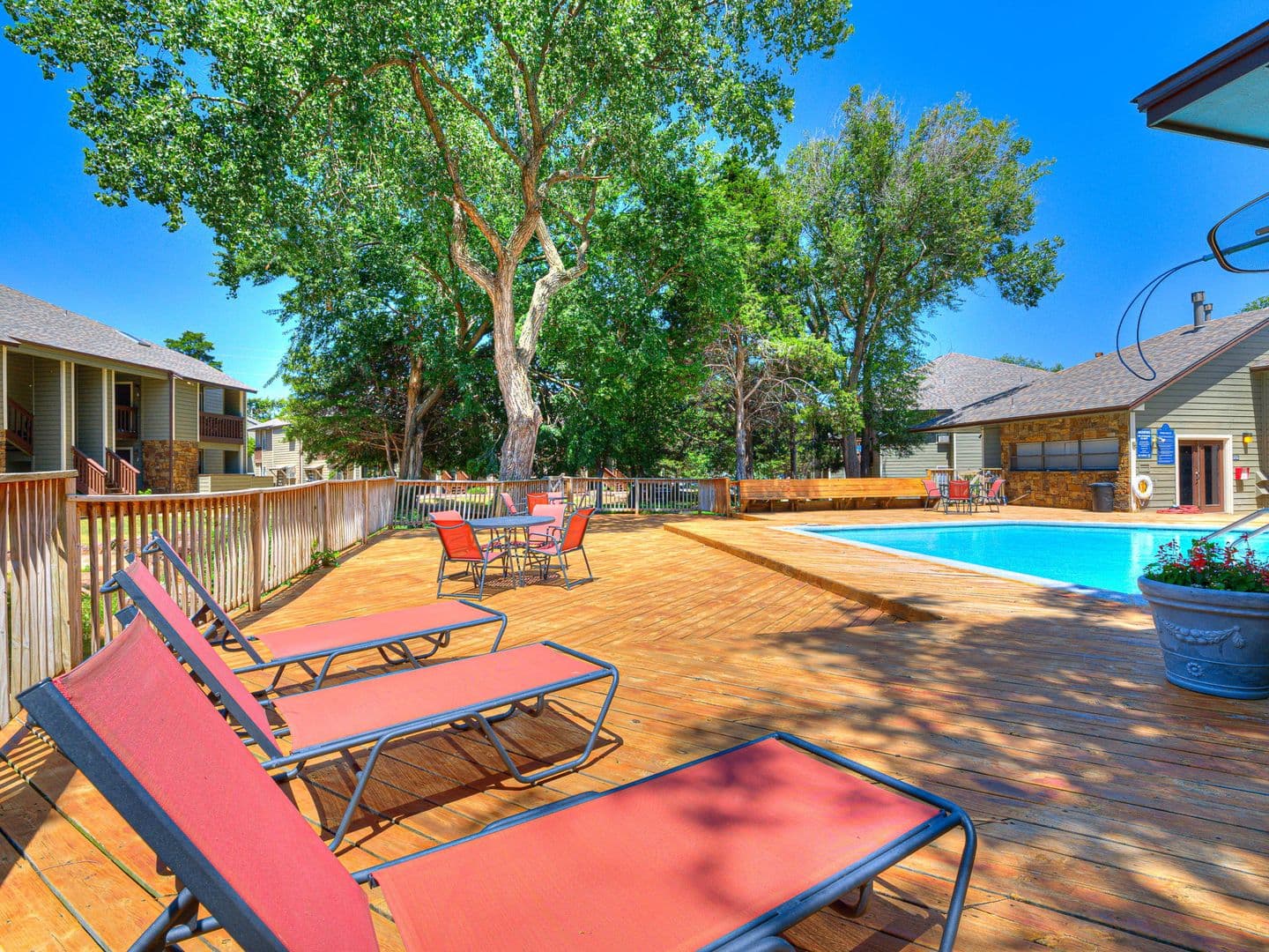 Norman Apartment: 3001 Oak Tree Ave