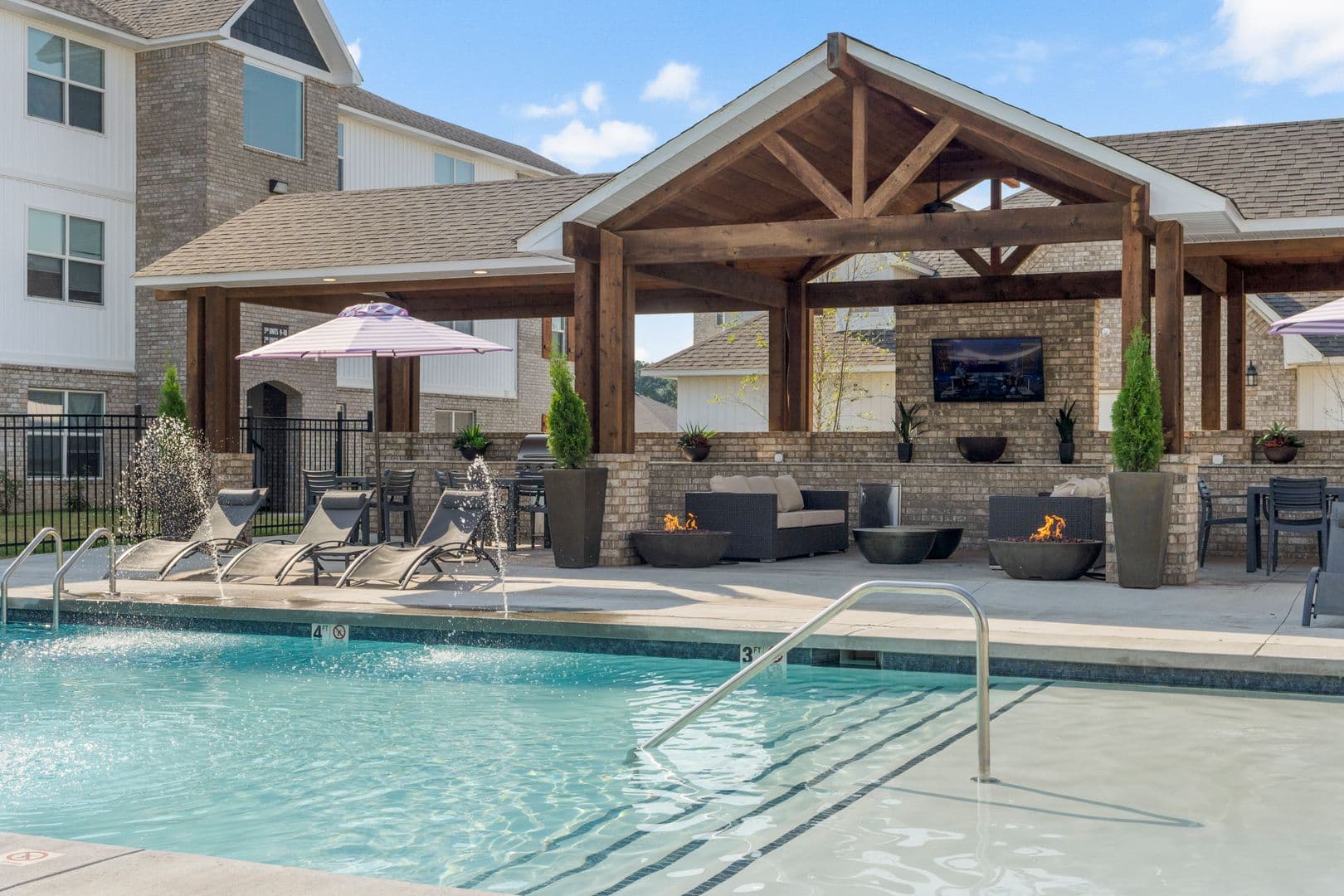 Springdale Apartment: 617 Spallone Blvd